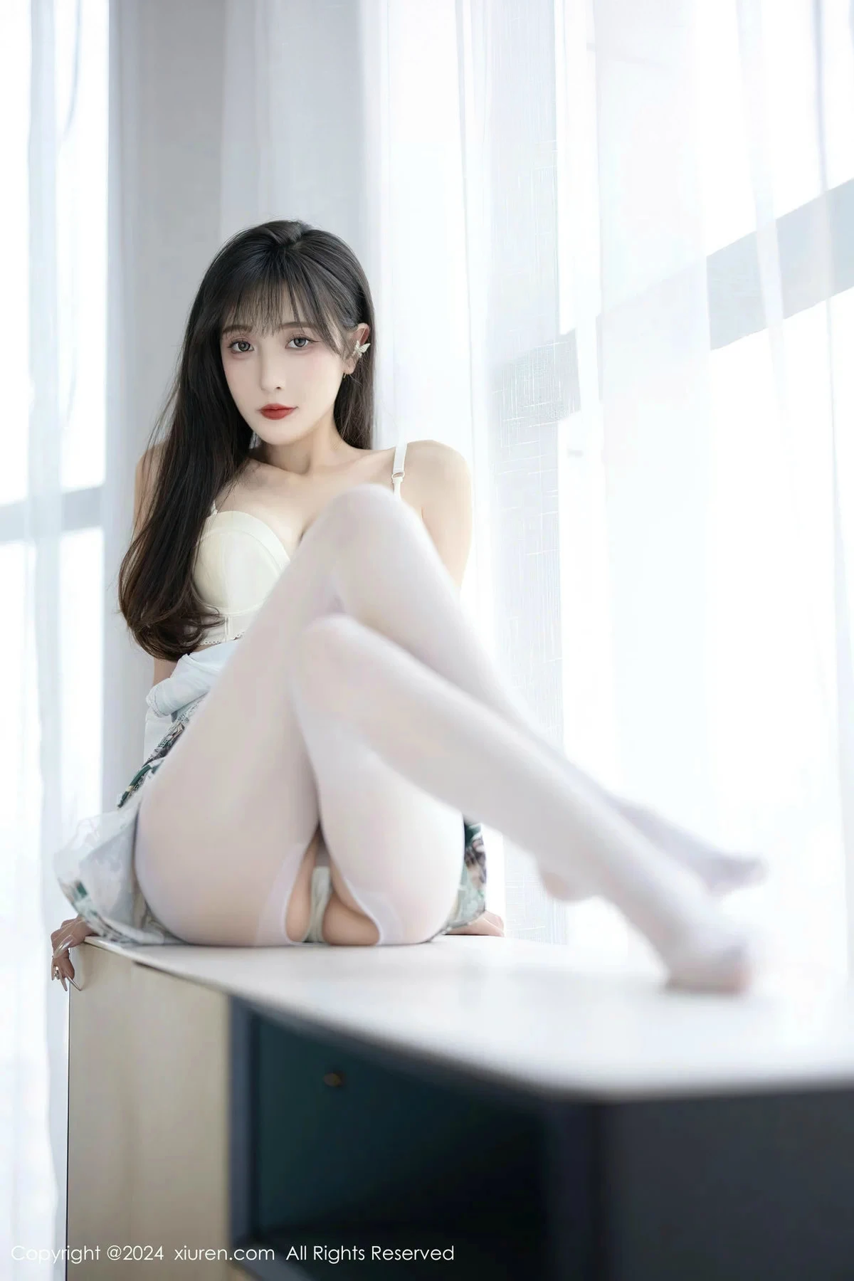 秀人集.com_[XiuRen秀人网]No.8231_模特林星阑性感花色旗袍露白色内衣配开档白丝秀美腿诱惑写真84P