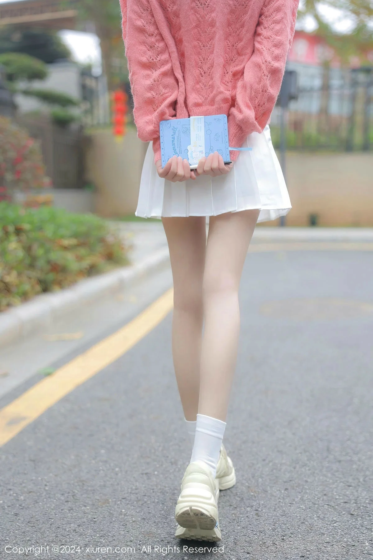 秀人集.com_[XiuRen秀人网]No.8241_模特桃妖夭外拍场景性感粉色服饰露粉色内衣秀曼妙身姿诱惑写真103P