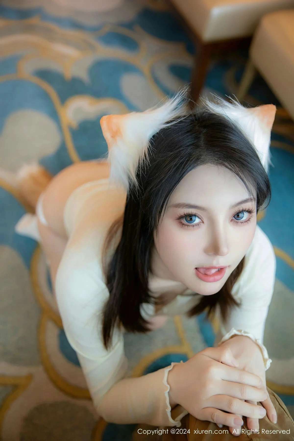 秀人集.com_[XiuRen秀人网]No.8243_模特豆瓣酱澳门旅拍性感狐狸装扮淡黄色服饰秀惹火身材诱惑写真88P