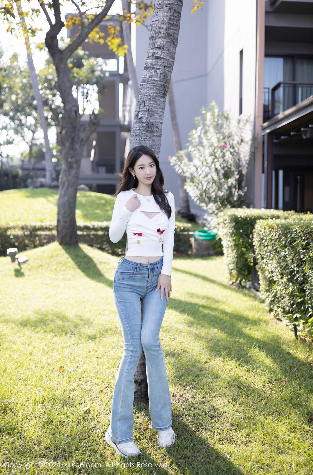 秀人集.com_[XiuRen秀人网]No.8250_模特唐安琪性感白色上衣配牛仔裤半脱秀曼妙身姿迷人诱惑写真80P