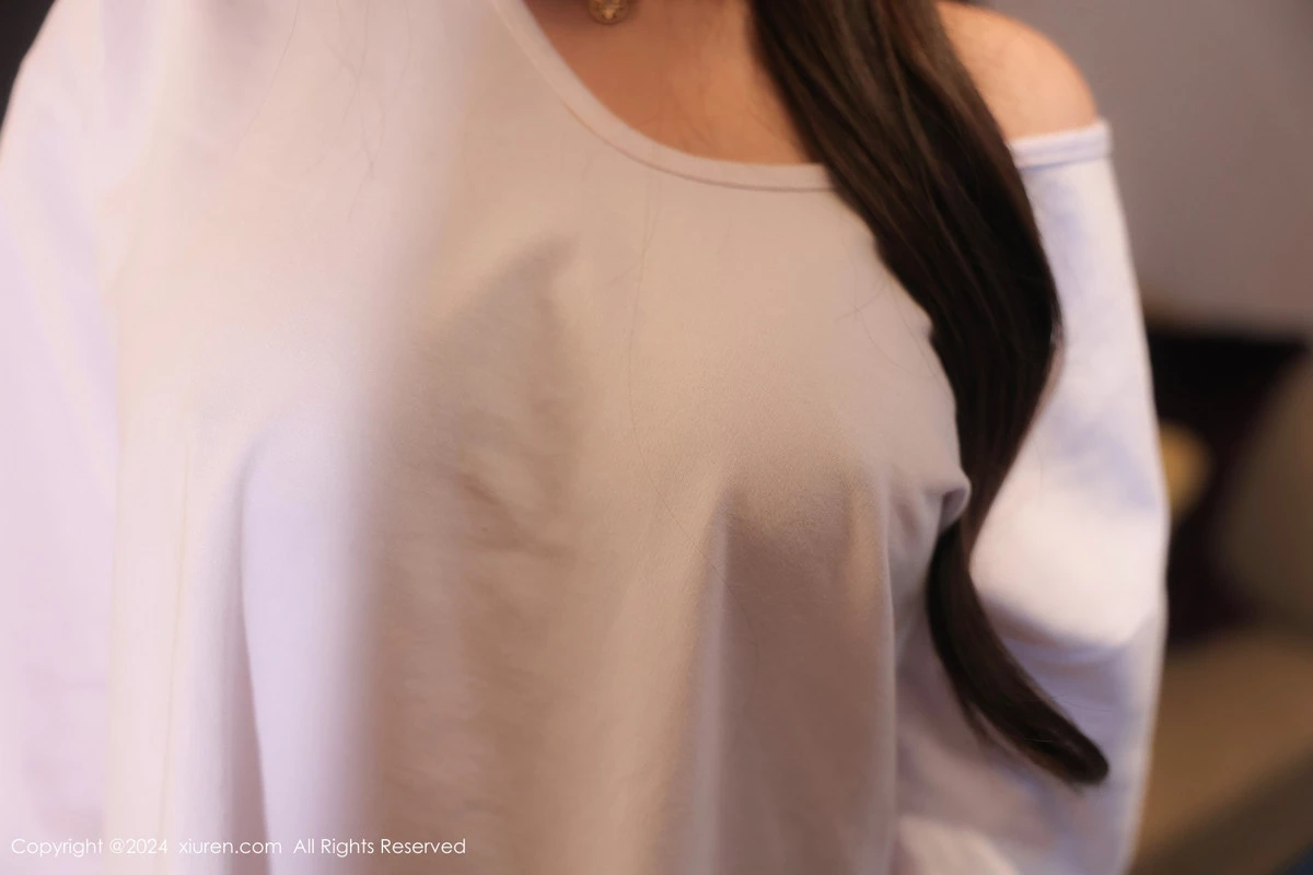 秀人集.com_[XiuRen秀人网]No.8245_新人模特媃柔性感狐狸装扮白色上衣半脱秀惹火身材撩人诱惑写真87P