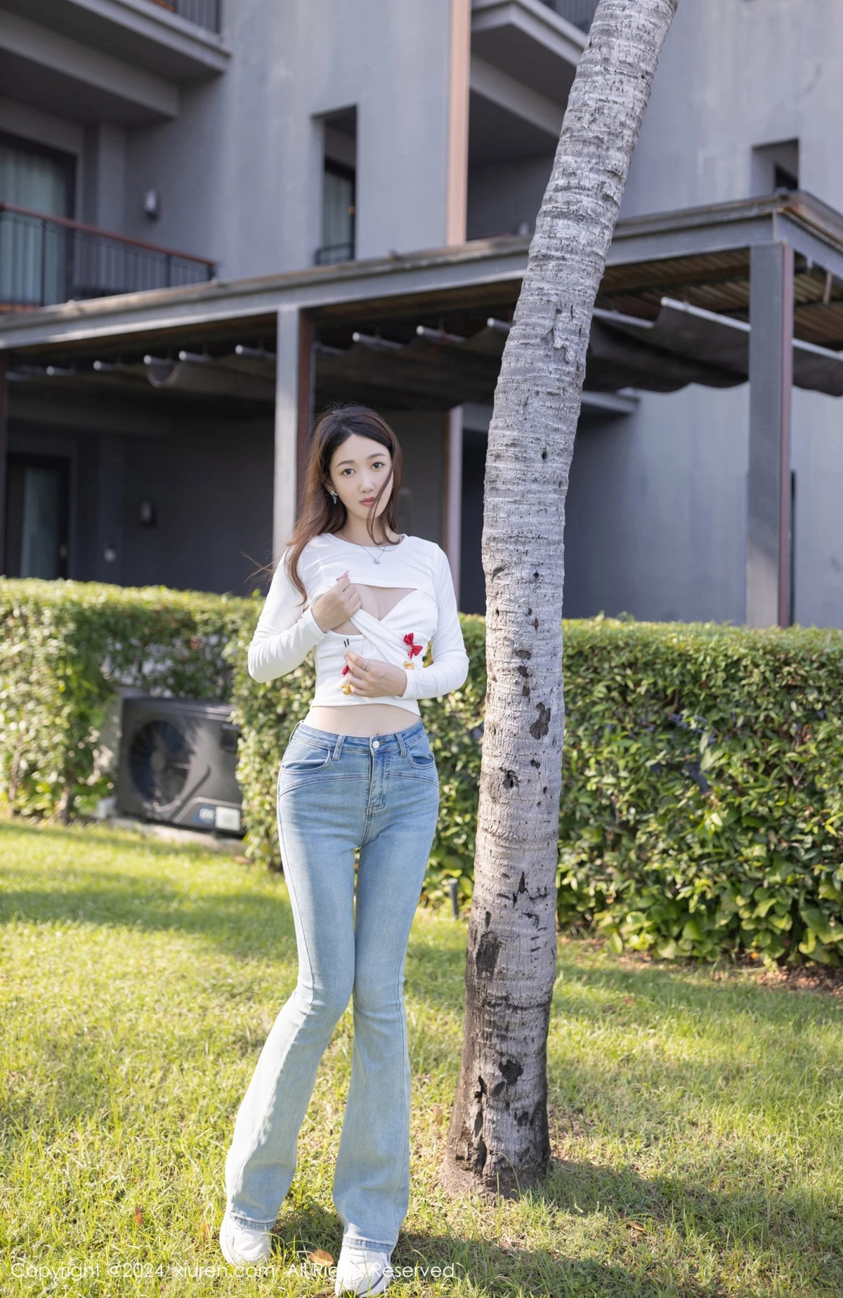 秀人集.com_[XiuRen秀人网]No.8250_模特唐安琪性感白色上衣配牛仔裤半脱秀曼妙身姿迷人诱惑写真80P