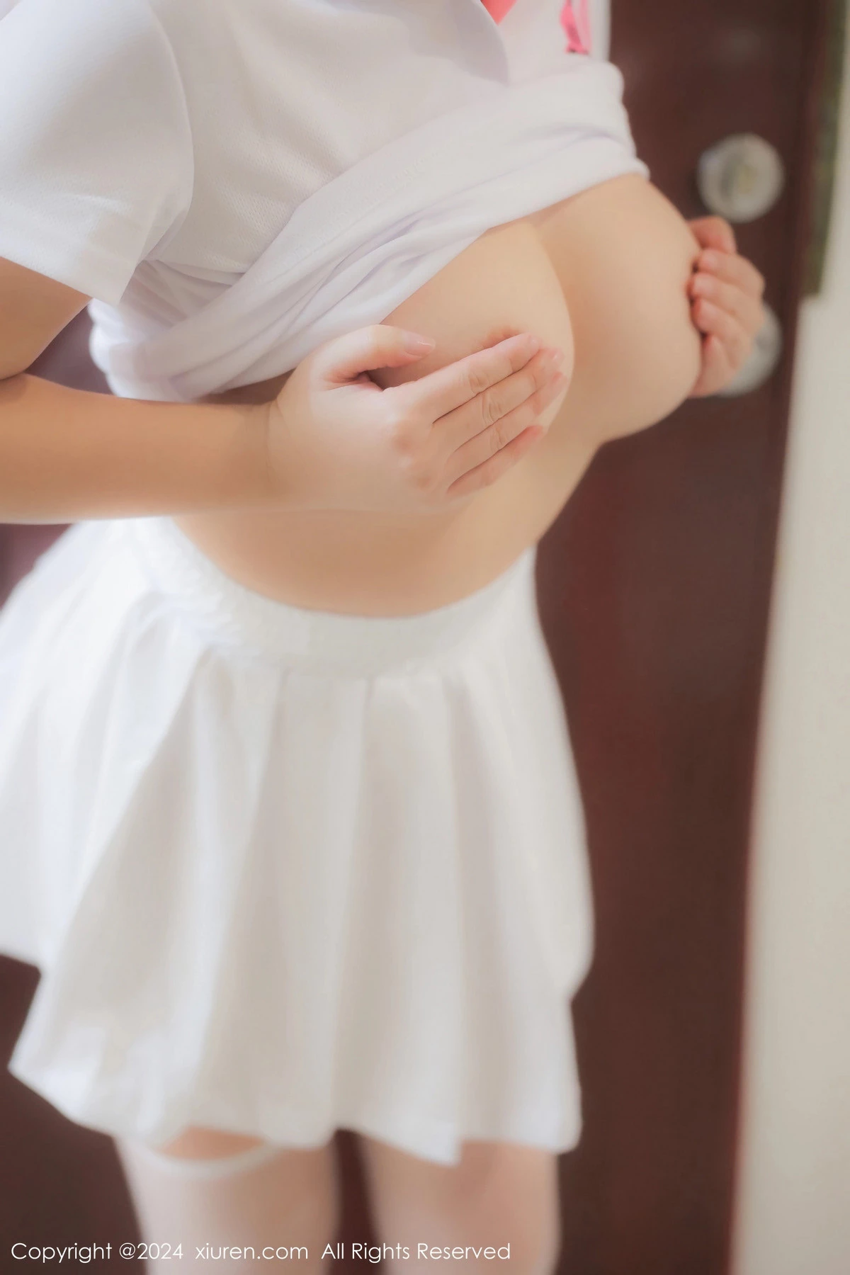 秀人集.com_[XiuRen秀人网]No.8118_模特小薯条nienie球馆场景性感运动短裙套装秀丰腴身材诱惑写真80P