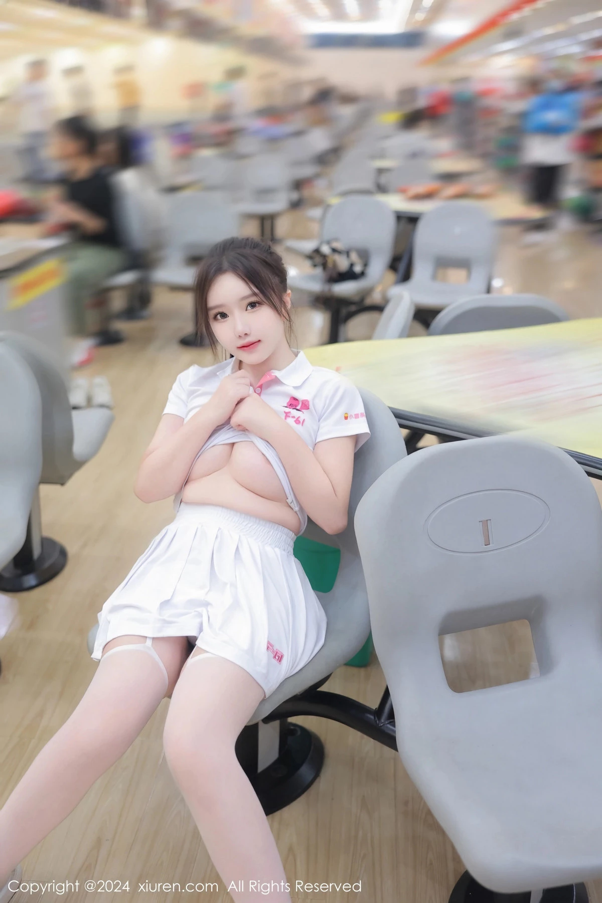 秀人集.com_[XiuRen秀人网]No.8118_模特小薯条nienie球馆场景性感运动短裙套装秀丰腴身材诱惑写真80P