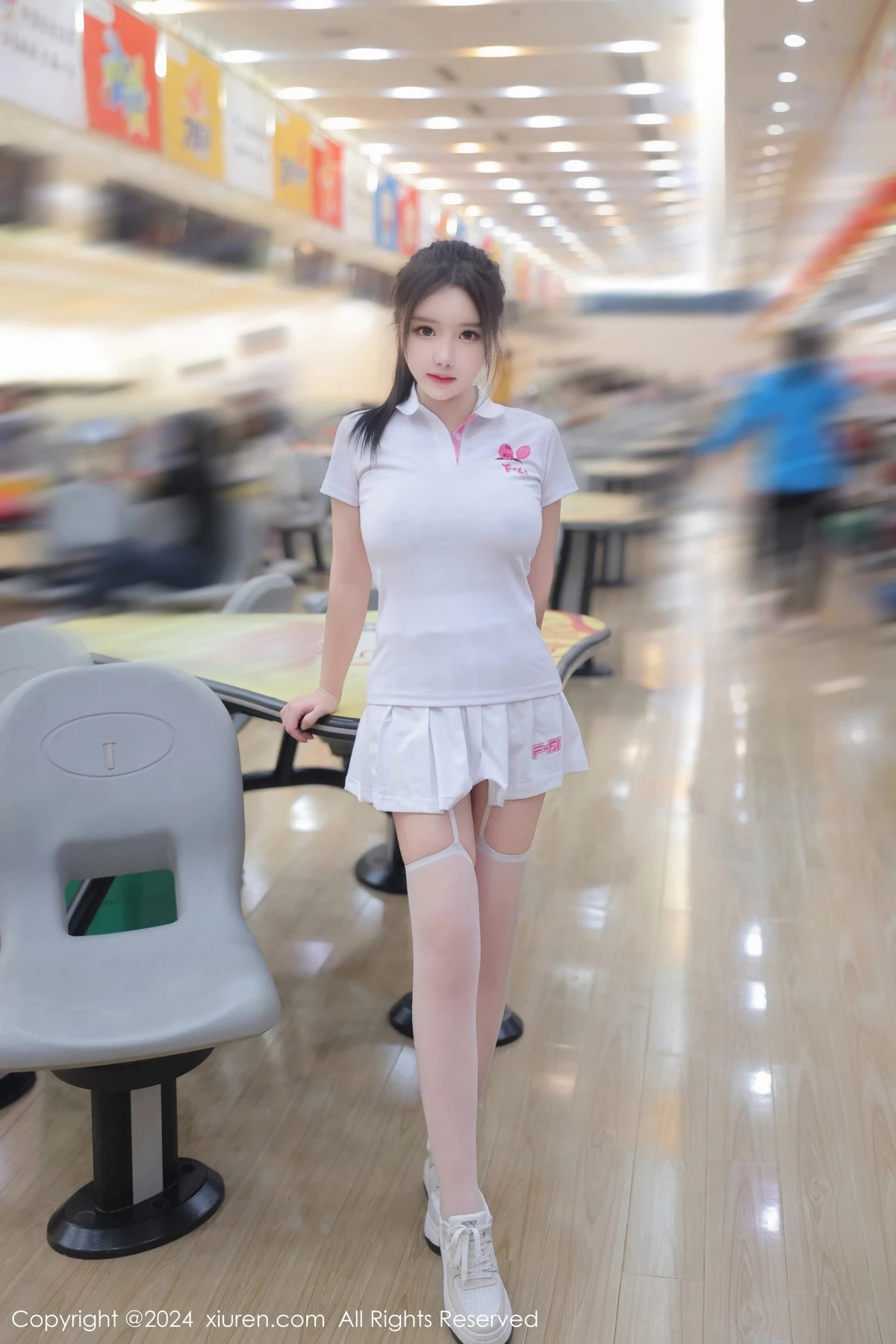 秀人集.com_[XiuRen秀人网]No.8118_模特小薯条nienie球馆场景性感运动短裙套装秀丰腴身材诱惑写真80P