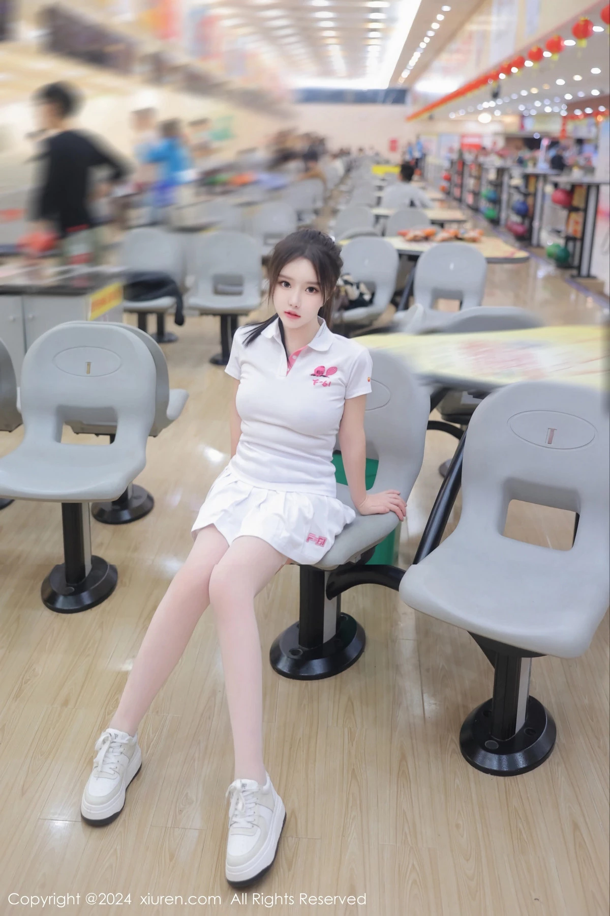 秀人集.com_[XiuRen秀人网]No.8118_模特小薯条nienie球馆场景性感运动短裙套装秀丰腴身材诱惑写真80P