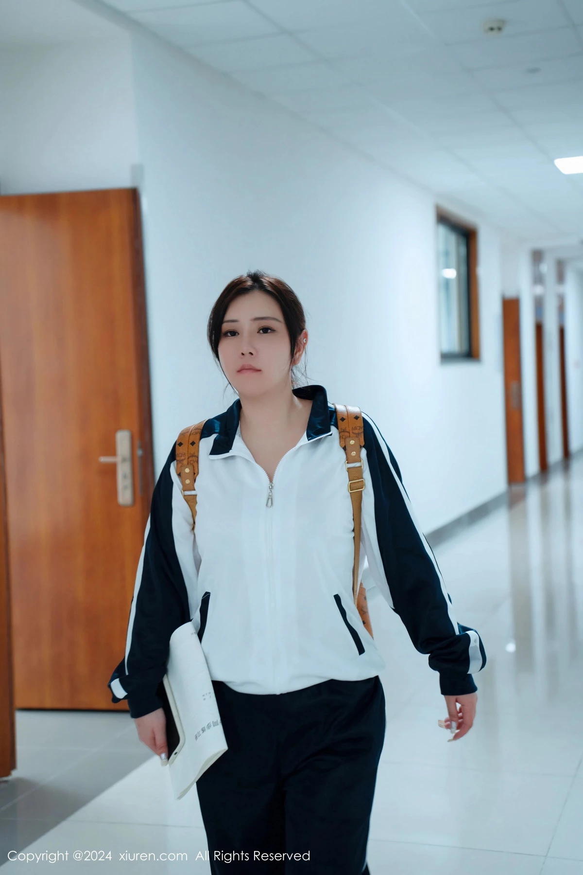 秀人集.com_[XiuRen秀人网]No.8122_模特王婉悠Queen教师场景性感学生制服秀丰腴身材惹火诱惑写真80P