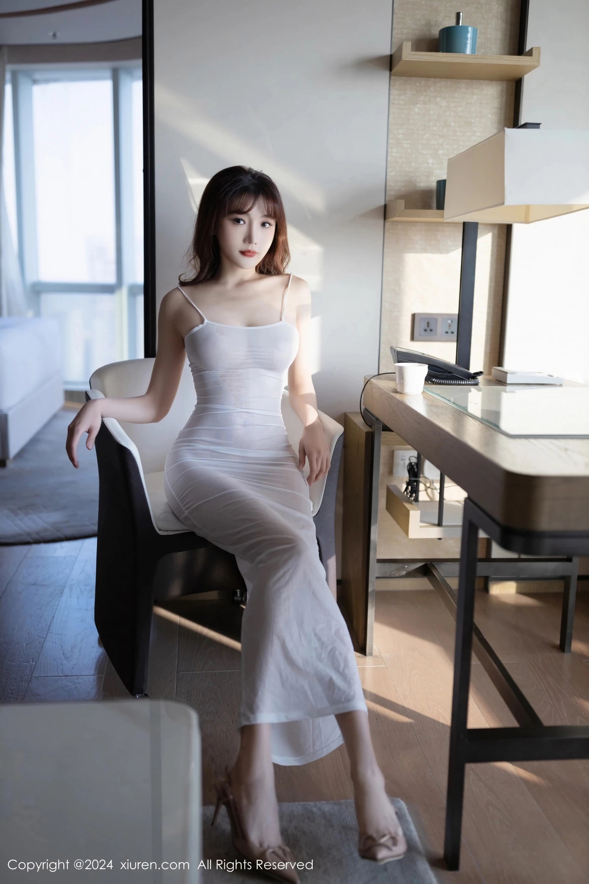 秀人集.com_[XiuRen秀人网]No.8131_模特陆萱萱性感白色轻透吊带长裙真空秀惹火身材极致诱惑写真80P