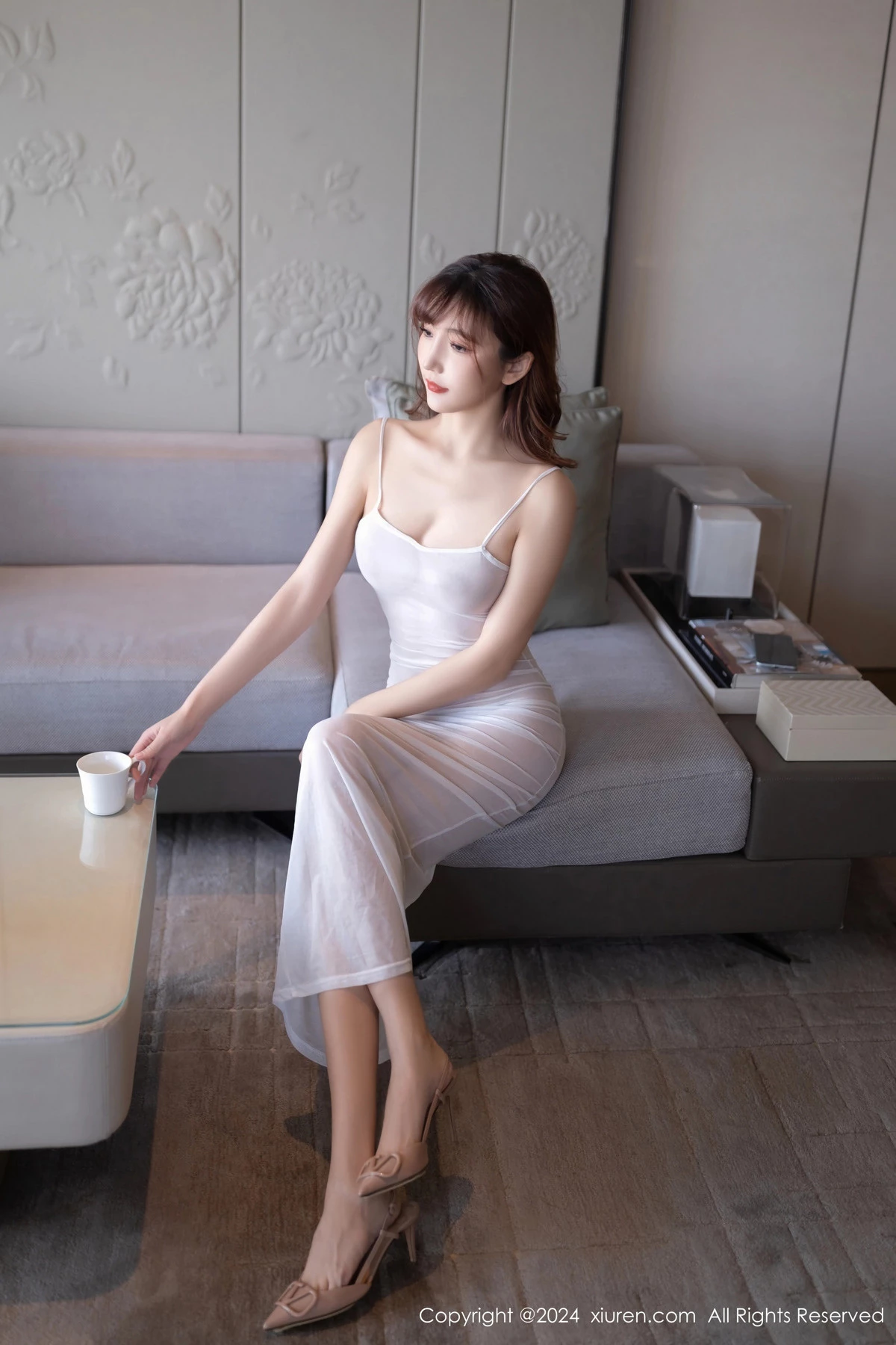 秀人集.com_[XiuRen秀人网]No.8131_模特陆萱萱性感白色轻透吊带长裙真空秀惹火身材极致诱惑写真80P