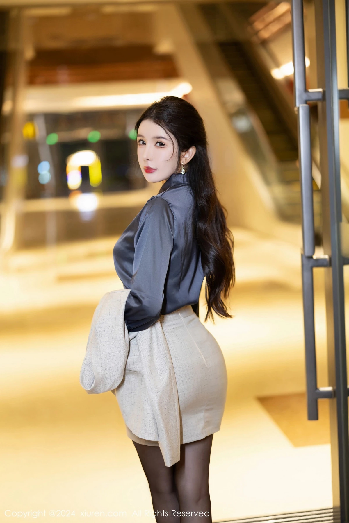 秀人集.com_[XiuRen秀人网]No.8126_女神李丽莎半脱露性感白色内衣配开档黑丝秀曼妙身姿诱惑写真82P