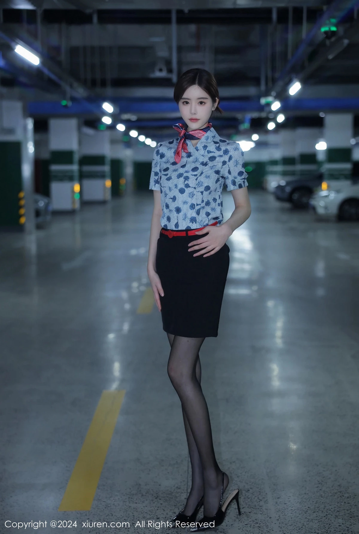 秀人集.com_[XiuRen秀人网]No.8125_模特晚苏susu性感空姐制服露黑色蕾丝内衣配超薄黑丝魅惑写真81P