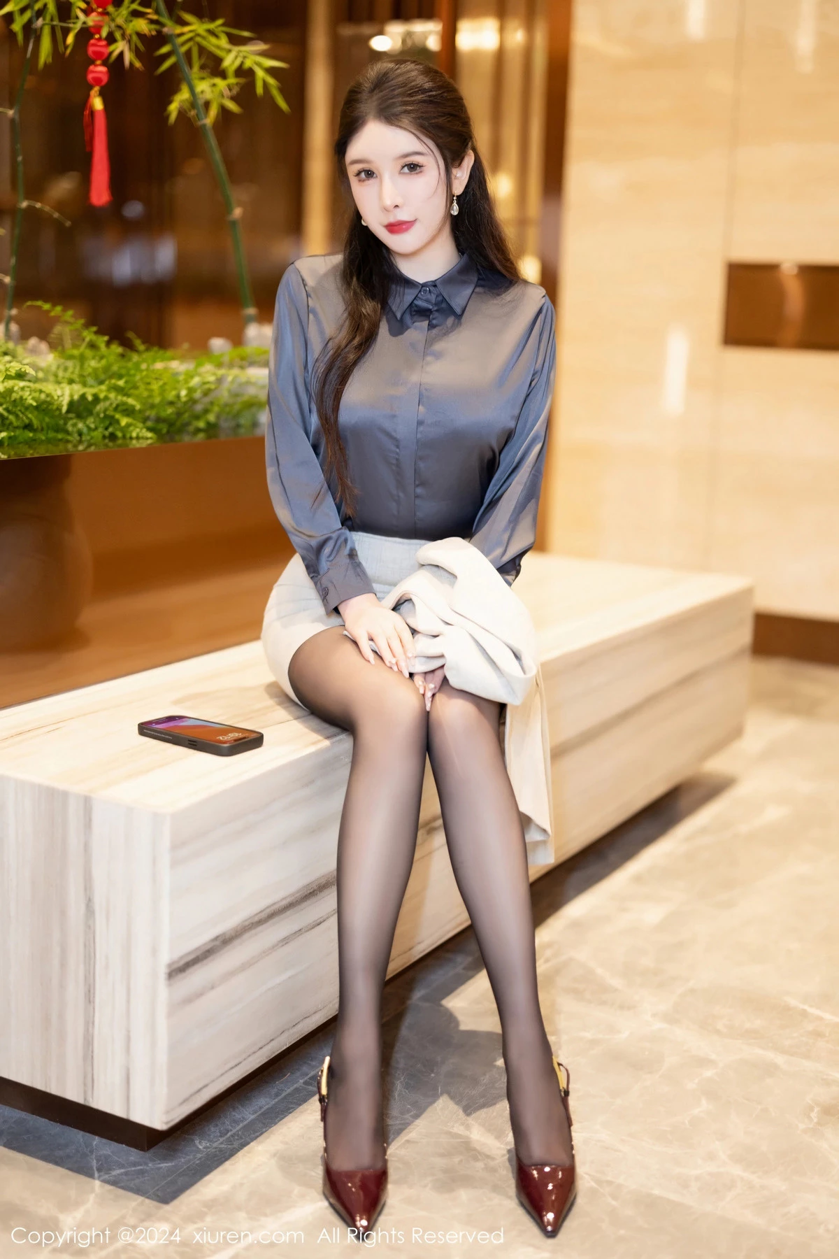 秀人集.com_[XiuRen秀人网]No.8126_女神李丽莎半脱露性感白色内衣配开档黑丝秀曼妙身姿诱惑写真82P