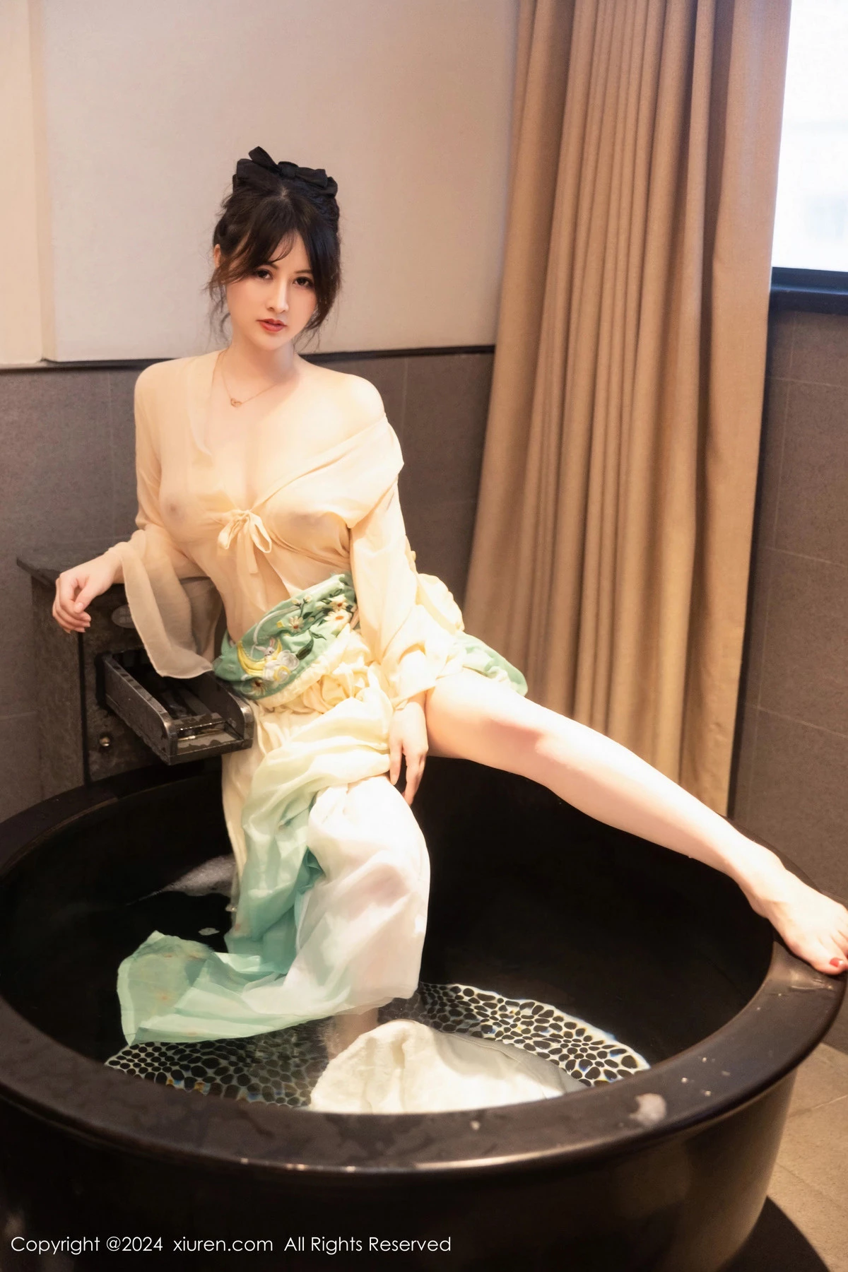 秀人集.com_[XiuRen秀人网]No.8128_模特诗诗kiki浴室场景性感古装情趣服饰秀丰腴有致身材诱惑写真82P