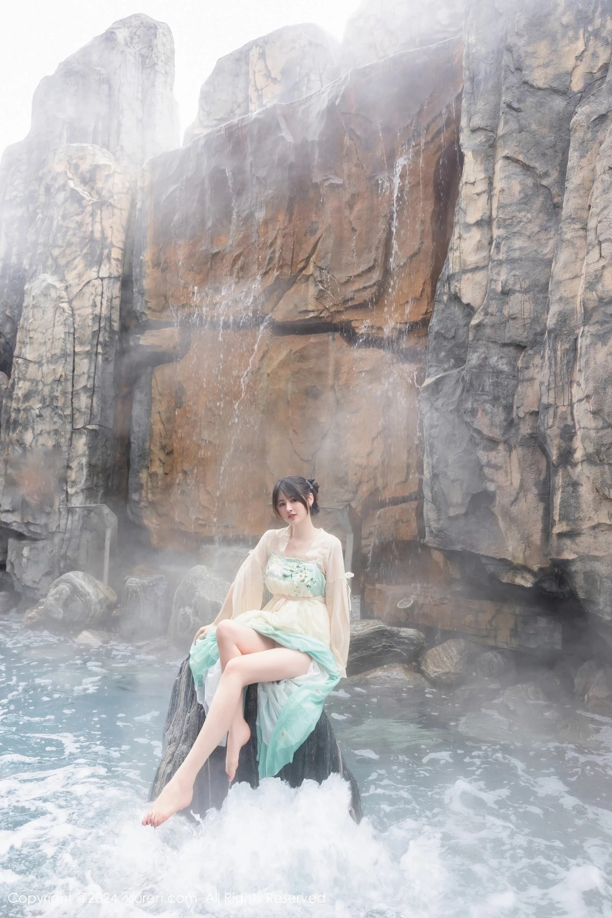 秀人集.com_[XiuRen秀人网]No.8128_模特诗诗kiki浴室场景性感古装情趣服饰秀丰腴有致身材诱惑写真82P