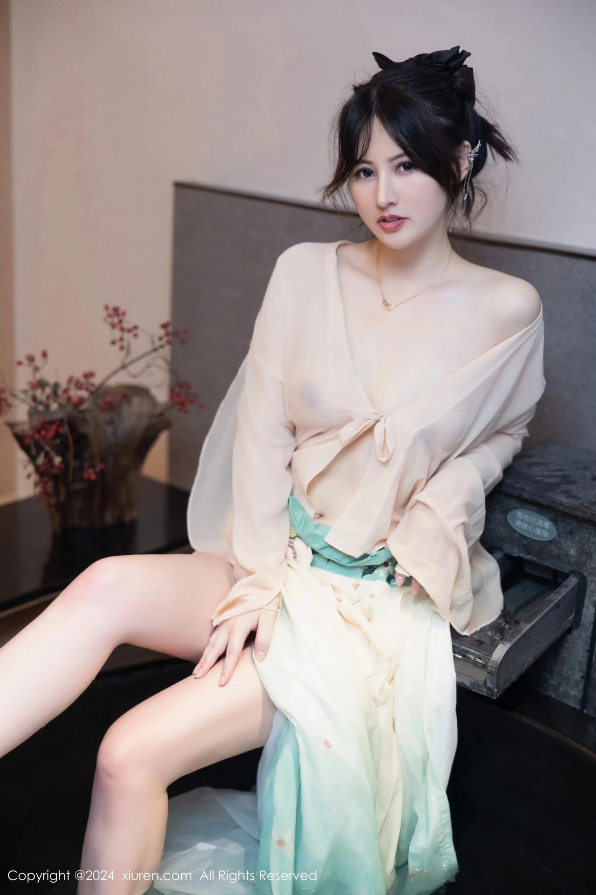 秀人集.com_[XiuRen秀人网]No.8128_模特诗诗kiki浴室场景性感古装情趣服饰秀丰腴有致身材诱惑写真82P