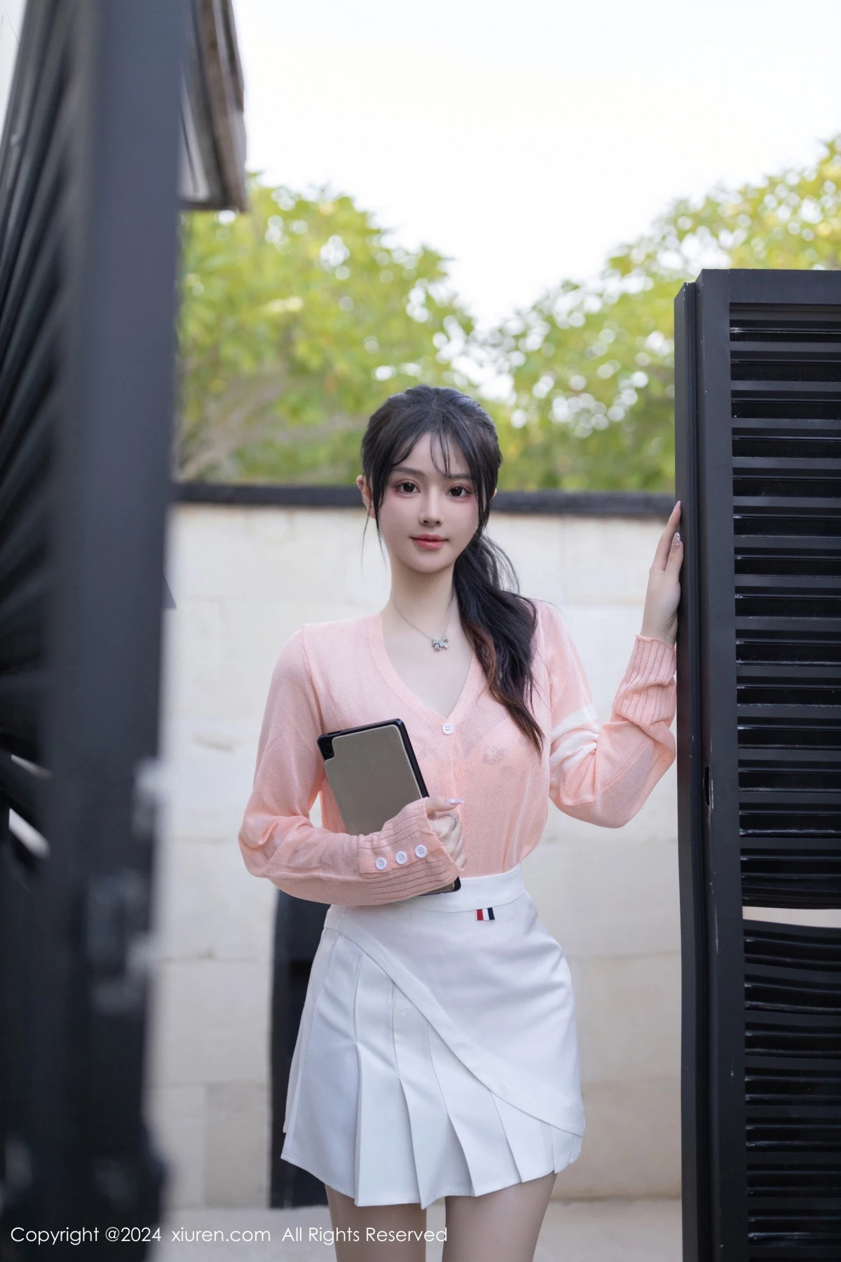 秀人集.com_[XiuRen秀人网]No.8138_模特幼幼粉色上衣配白短裙露性感浅花色内衣秀曼妙身姿诱惑写真80P