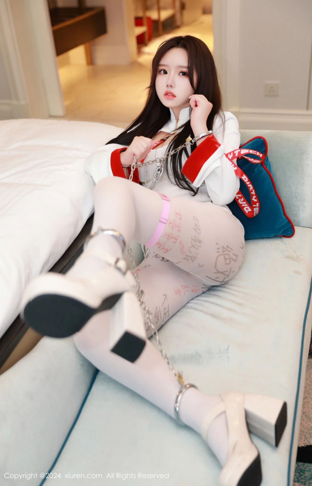 秀人集.com_[XiuRen秀人网]No.8258_模特小薯条nienie性感白色服饰配诱人白丝袜秀曼妙身姿诱惑写真91P