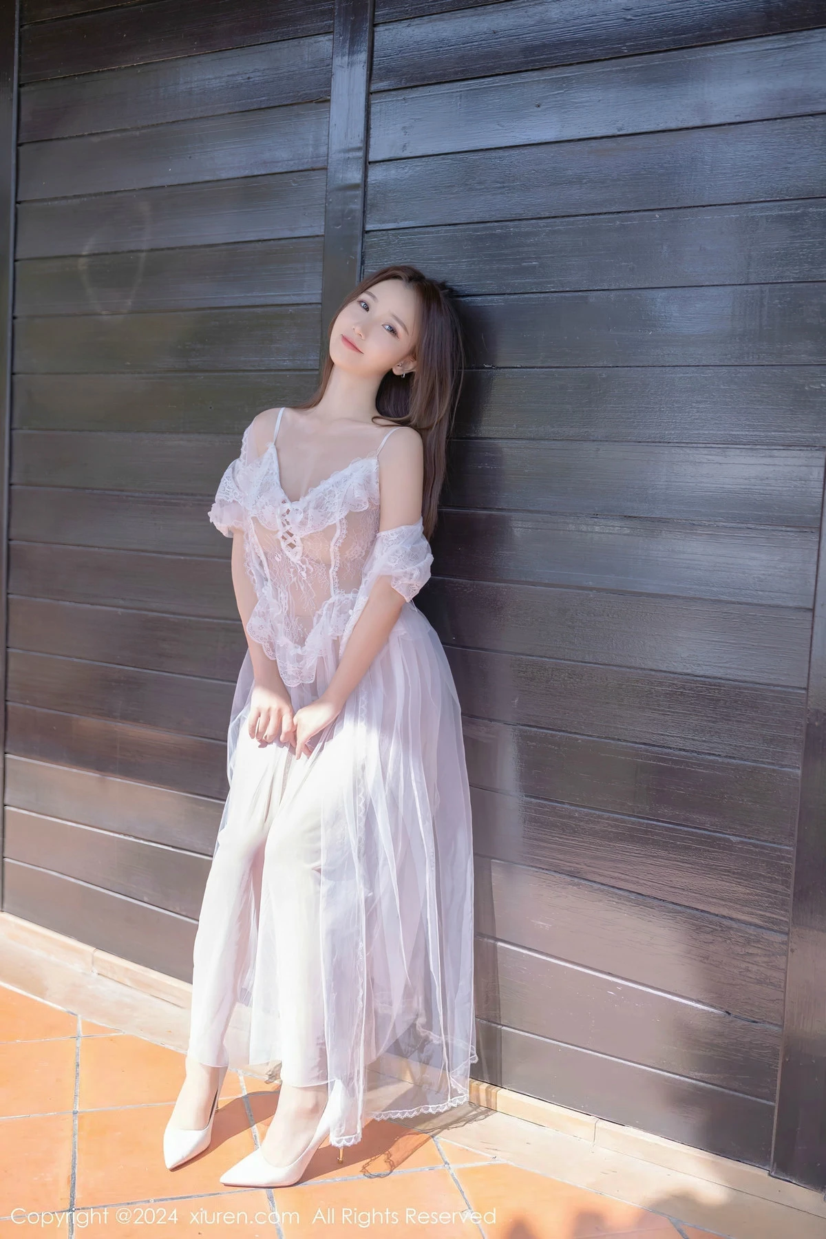秀人集.com_[XiuRen秀人网]No.8302_模特杏子Yada性感白色薄纱长裙配超薄肉丝秀曼妙身姿诱惑写真81P