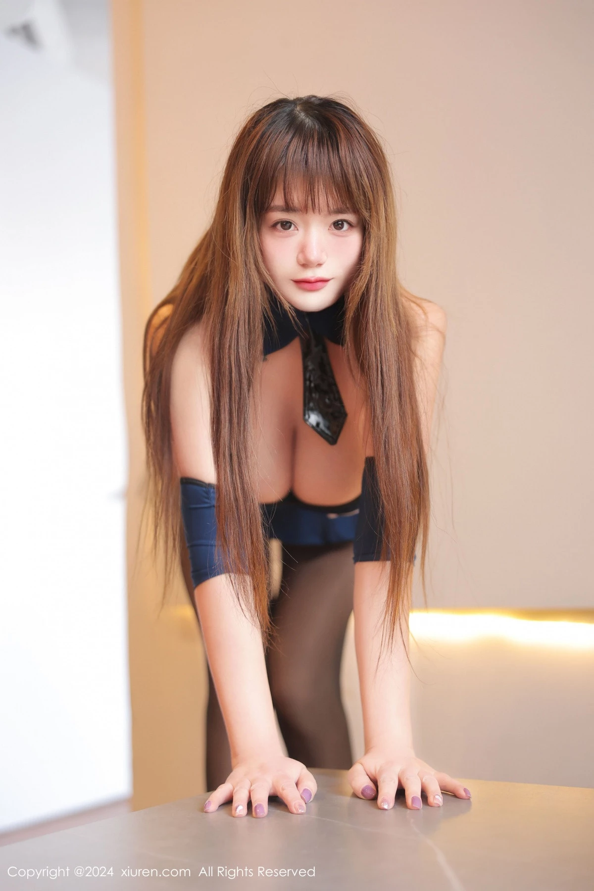 秀人集.com_[XiuRen秀人网]No.8304_模特陈柒柒性感蓝色抹胸服饰配超薄黑丝秀惹火身段完美诱惑写真87P