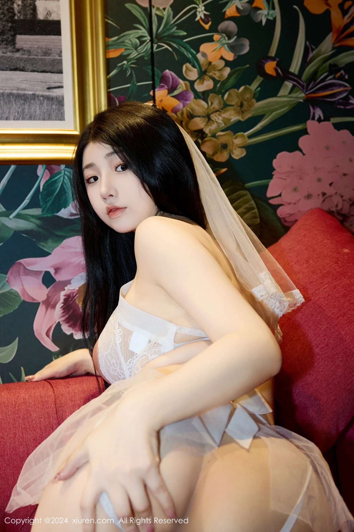 秀人集.com_[XiuRen秀人网]No.8308_模特陈小花情感白色蕾丝情趣内衣配白丝袜秀惹火身材撩人诱惑写真62P