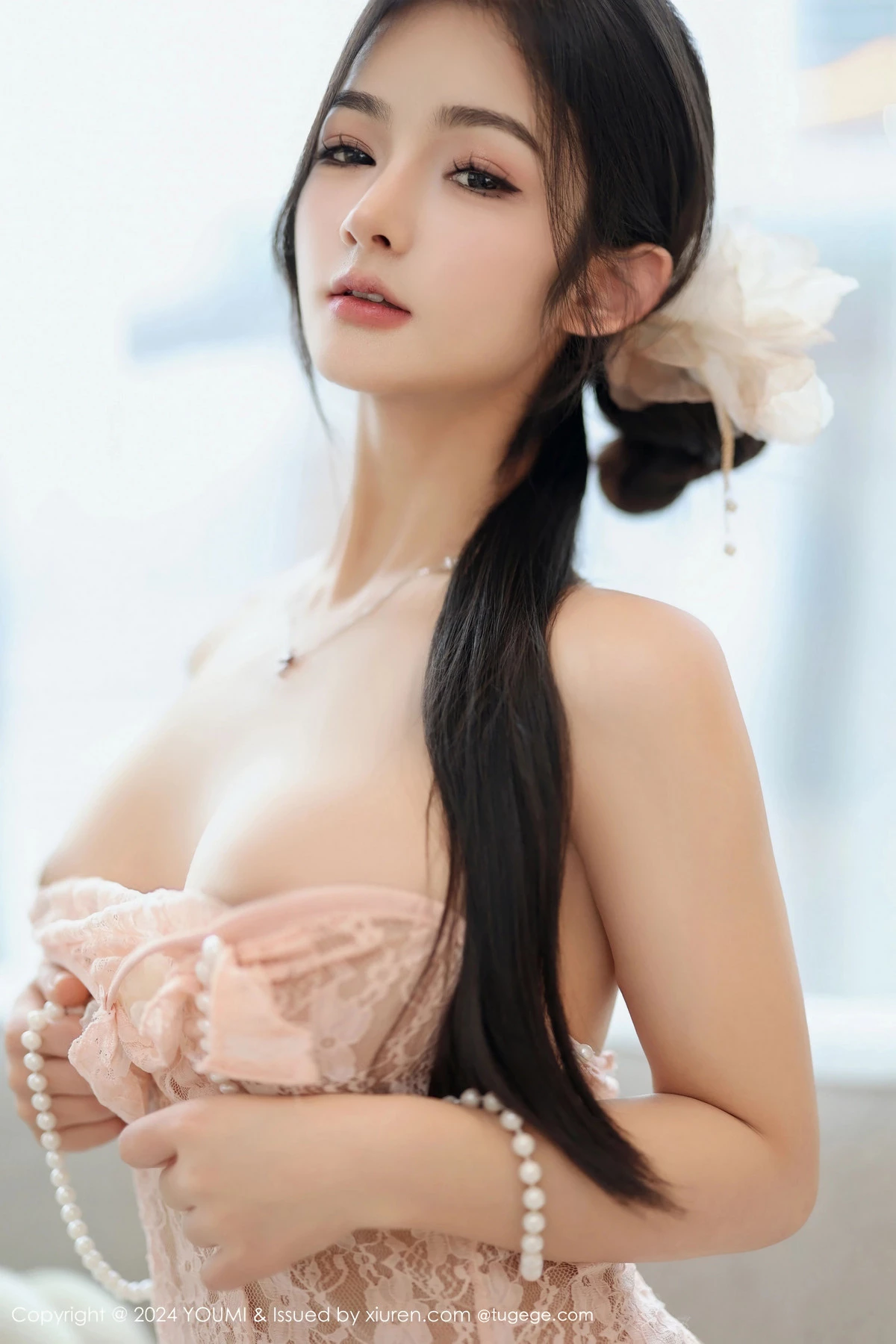 秀人集.com_[YouMi尤蜜荟]Vol.1045_模特小茶茶tea粉色轻透蕾丝情趣睡裙配白丝袜秀惹火身段诱惑写真85P
