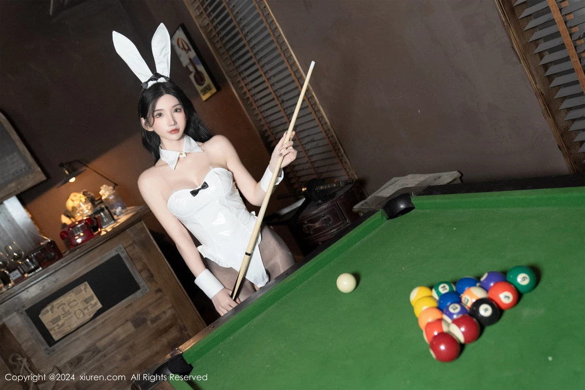 秀人集.com_[XiuRen秀人网]No.8318_女神周于希Sally白色皮质高叉连体衣配开档黑丝秀美腿诱惑写真107P