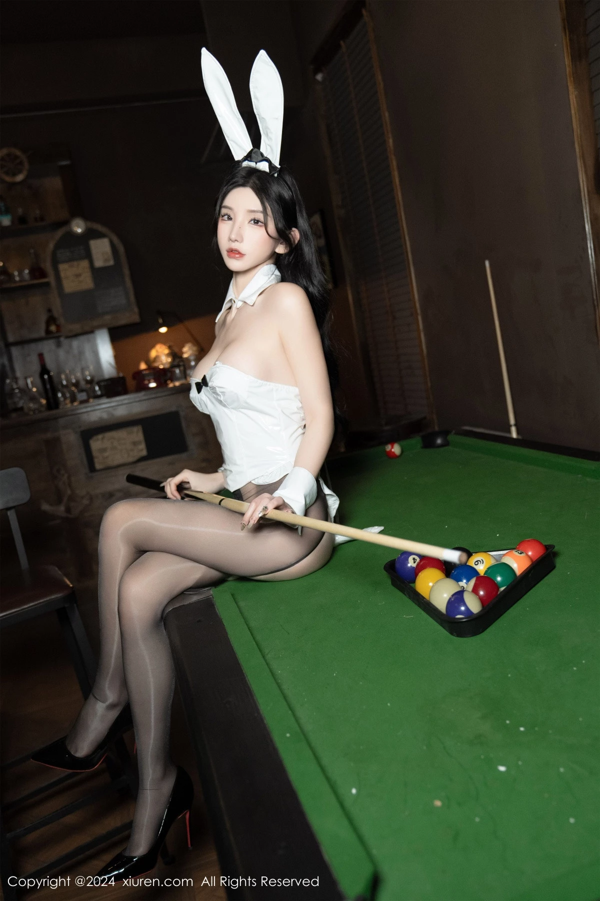 秀人集.com_[XiuRen秀人网]No.8318_女神周于希Sally白色皮质高叉连体衣配开档黑丝秀美腿诱惑写真107P