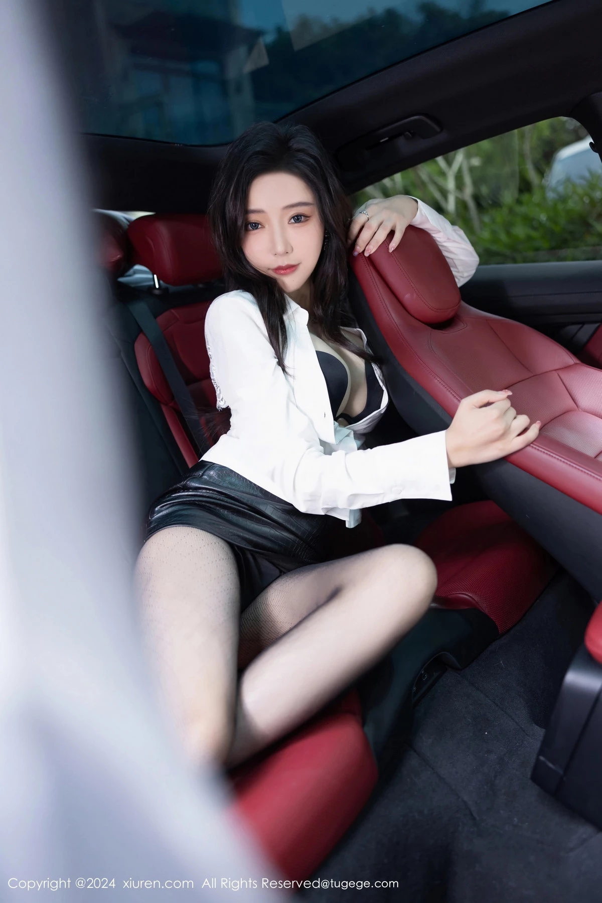 秀人集.com_[XiuRen秀人网]No.8314_女神王馨瑶yanni性感白衬衫配黑短裙露超薄黑丝秀美腿诱惑写真80P