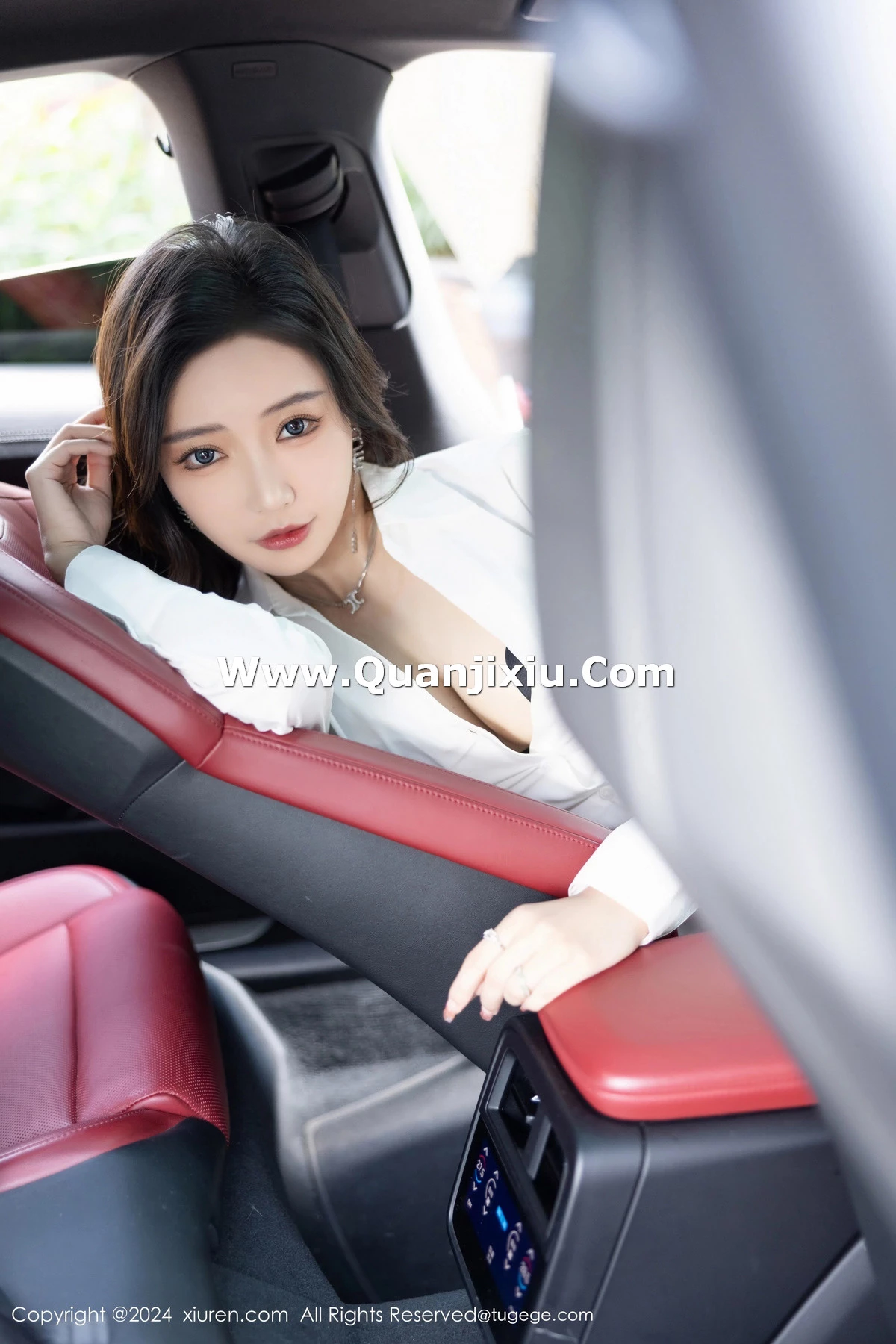 秀人集.com_[XiuRen秀人网]No.8314_女神王馨瑶yanni性感白衬衫配黑短裙露超薄黑丝秀美腿诱惑写真80P