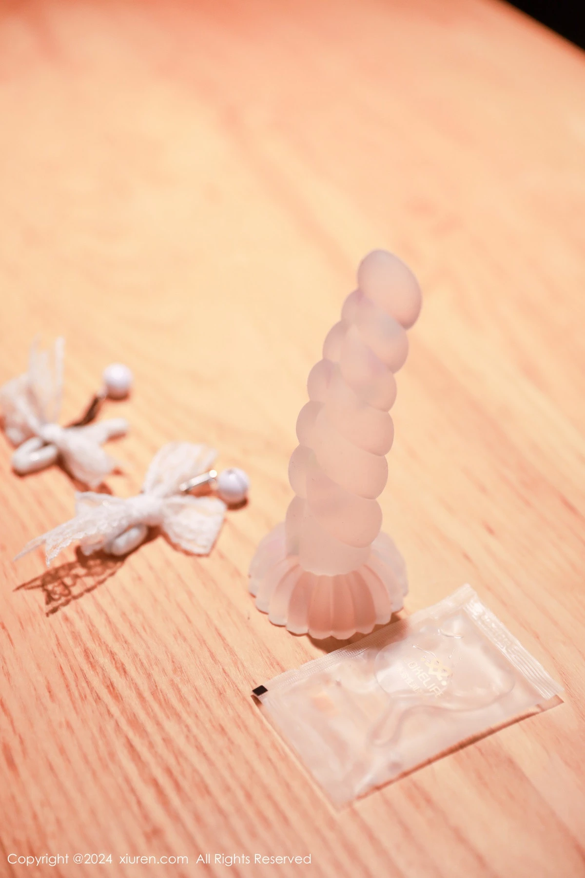 秀人集.com_[XiuRen秀人网]No.8316_模特桃妖夭私房性感白色轻透内衣配白丝袜秀曼妙身姿诱惑写真72P