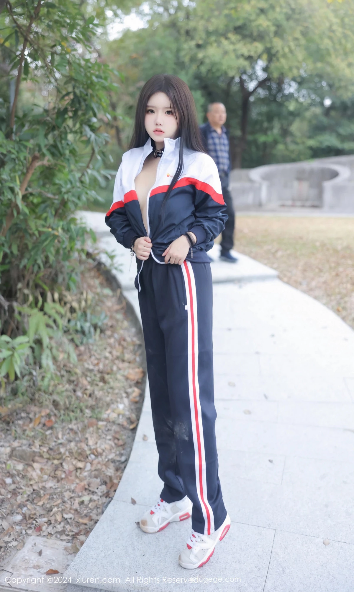 秀人集.com_[XiuRen秀人网]No.8335_模特小薯条nienie户外性感学生运动装露超薄肉丝撩人诱惑写真88P