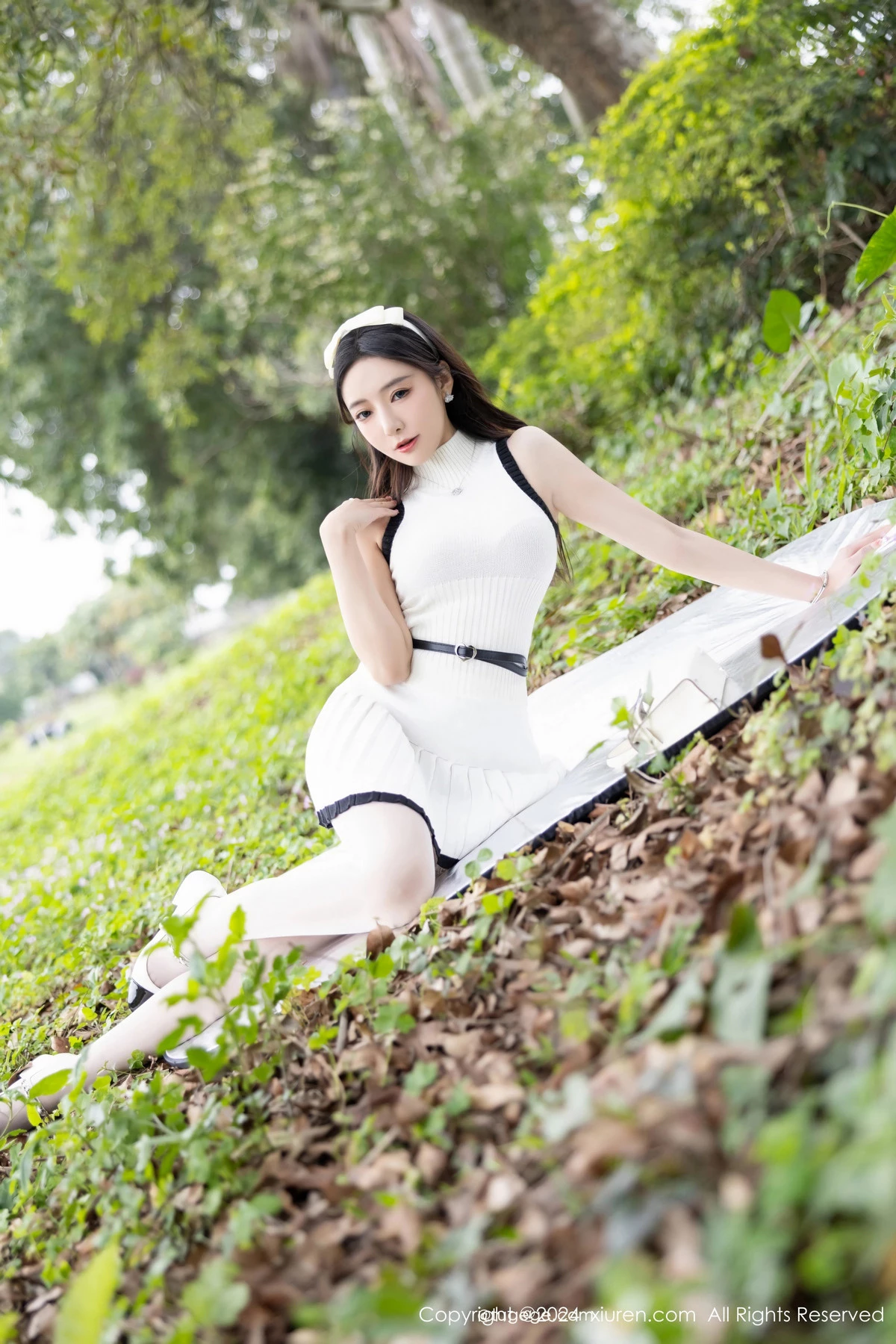 秀人集.com_[XiuRen秀人网]No.8334_女神王馨瑶yanni白色连衣短裙露粉色内衣配白丝袜完美诱惑写真80P