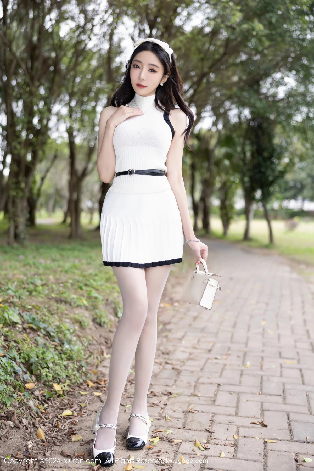 秀人集.com_[XiuRen秀人网]No.8334_女神王馨瑶yanni白色连衣短裙露粉色内衣配白丝袜完美诱惑写真80P