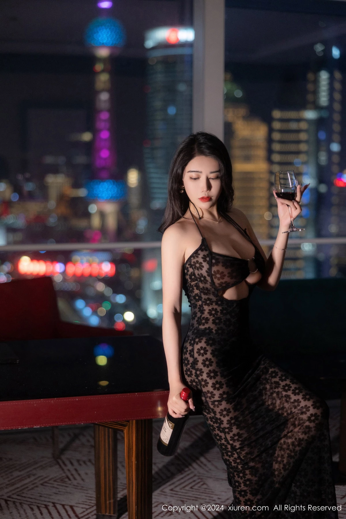 秀人集.com_[XiuRen秀人网]No.8355_模特李若汐场景拍摄性感黑色轻透情趣服饰秀惹火身段诱惑写真77P