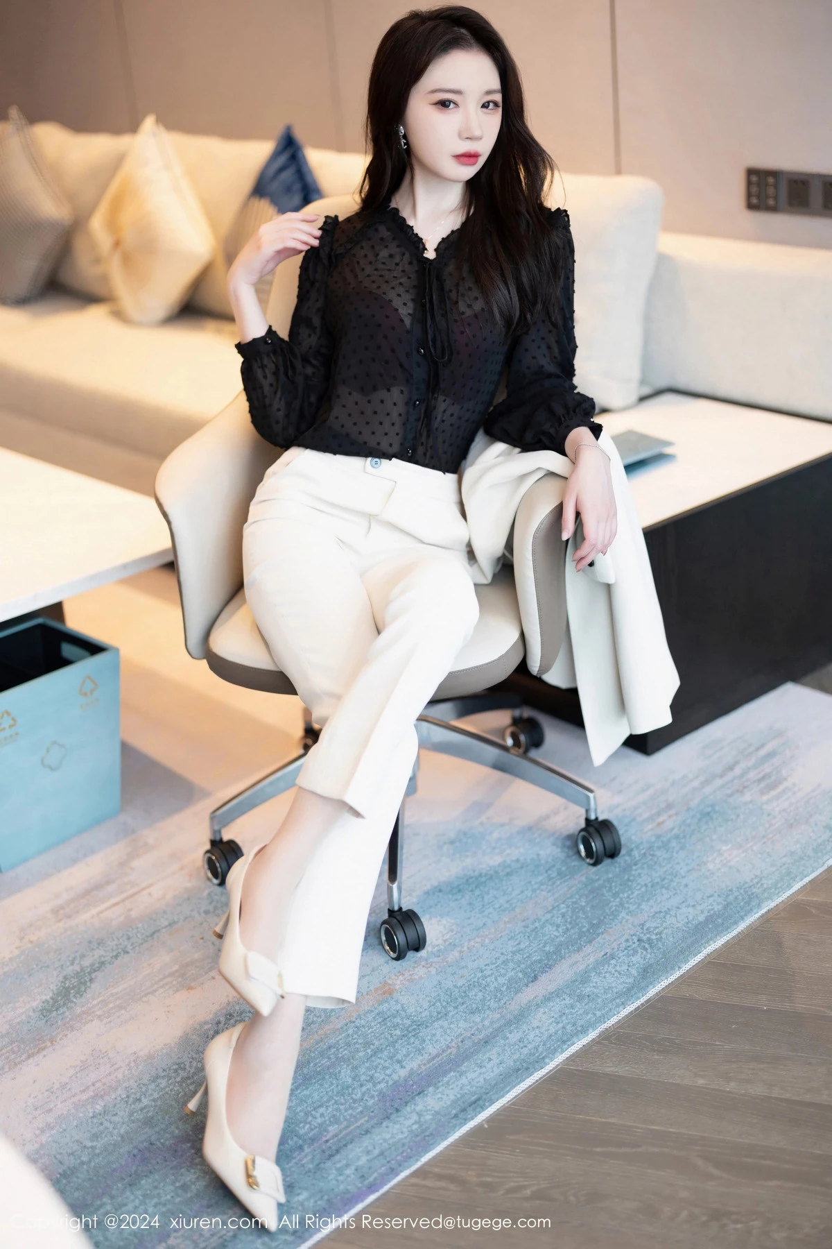 秀人集.com_[XiuRen秀人网]No.8354_模特梦心玥性感白色套装露黑色轻透内衣配超薄肉丝迷人诱惑写真90P