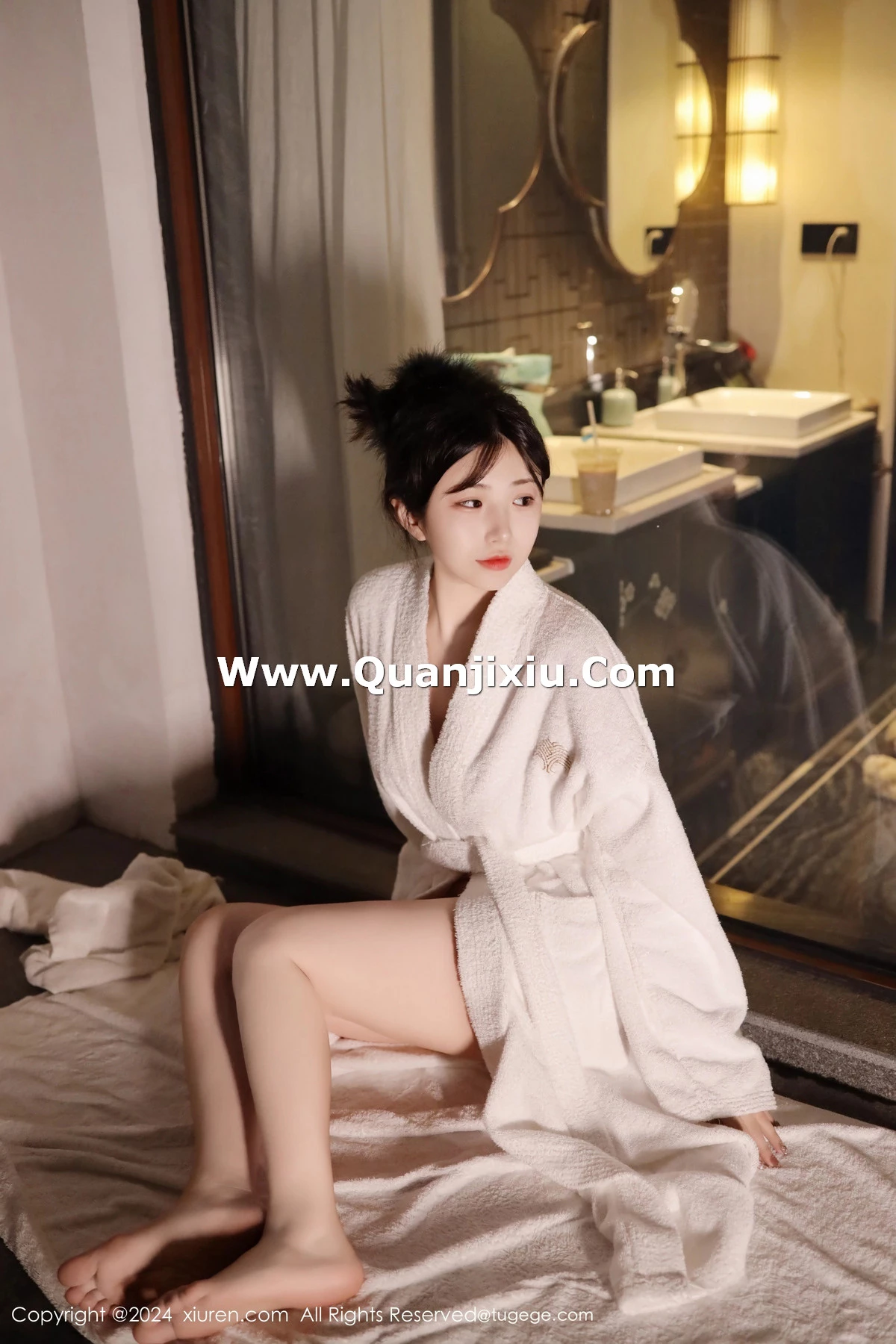 秀人集.com_[XiuRen秀人网]No.8263_模特陈小花SPA场景性感白色浴袍秀油亮肌肤曼妙身姿诱惑写真58P
