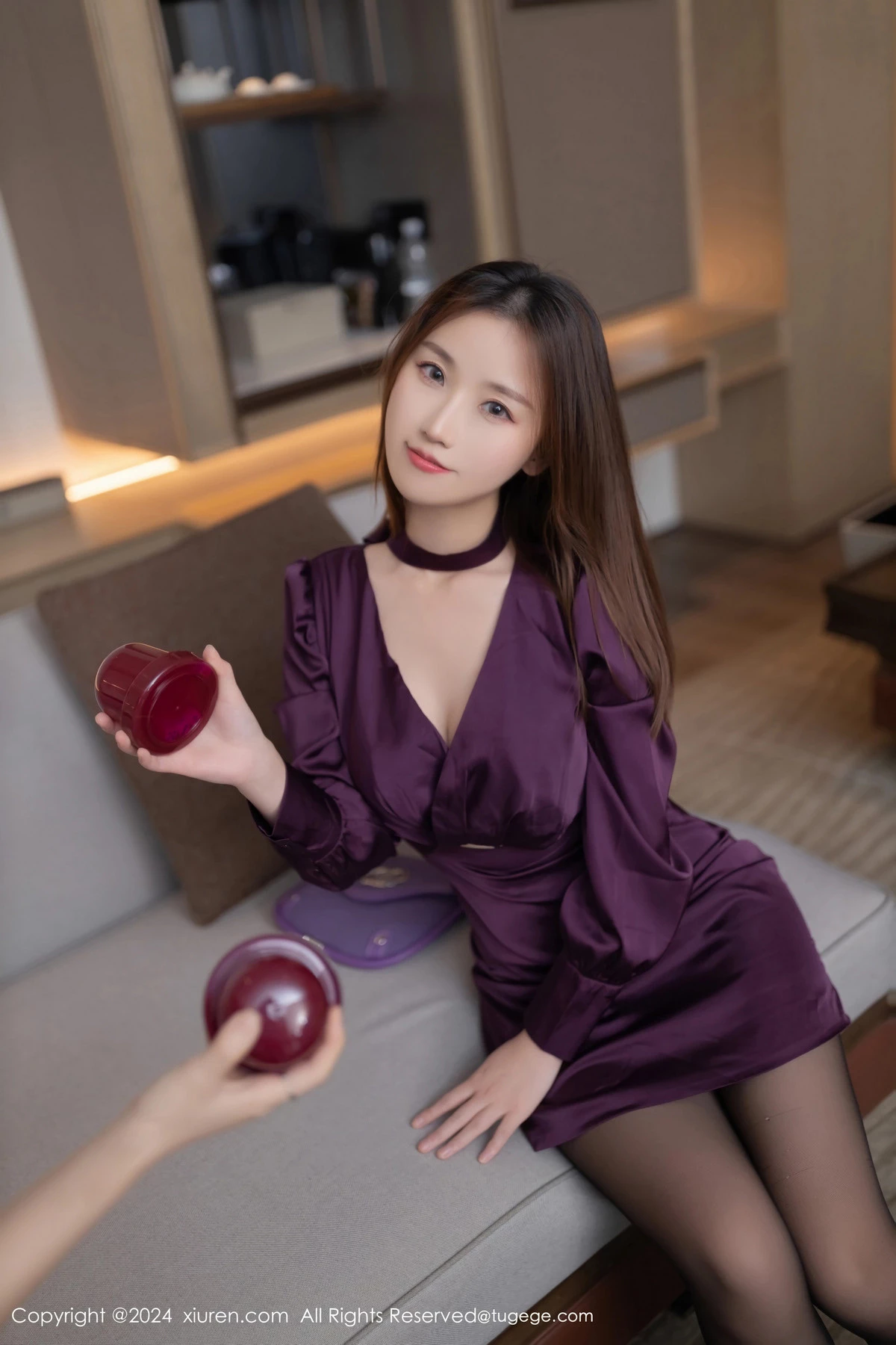 秀人集.com_[XiuRen秀人网]No.8264_模特杏子Yada性感紫色服饰露紫灰蕾丝内衣秀曼妙身姿诱惑写真87P