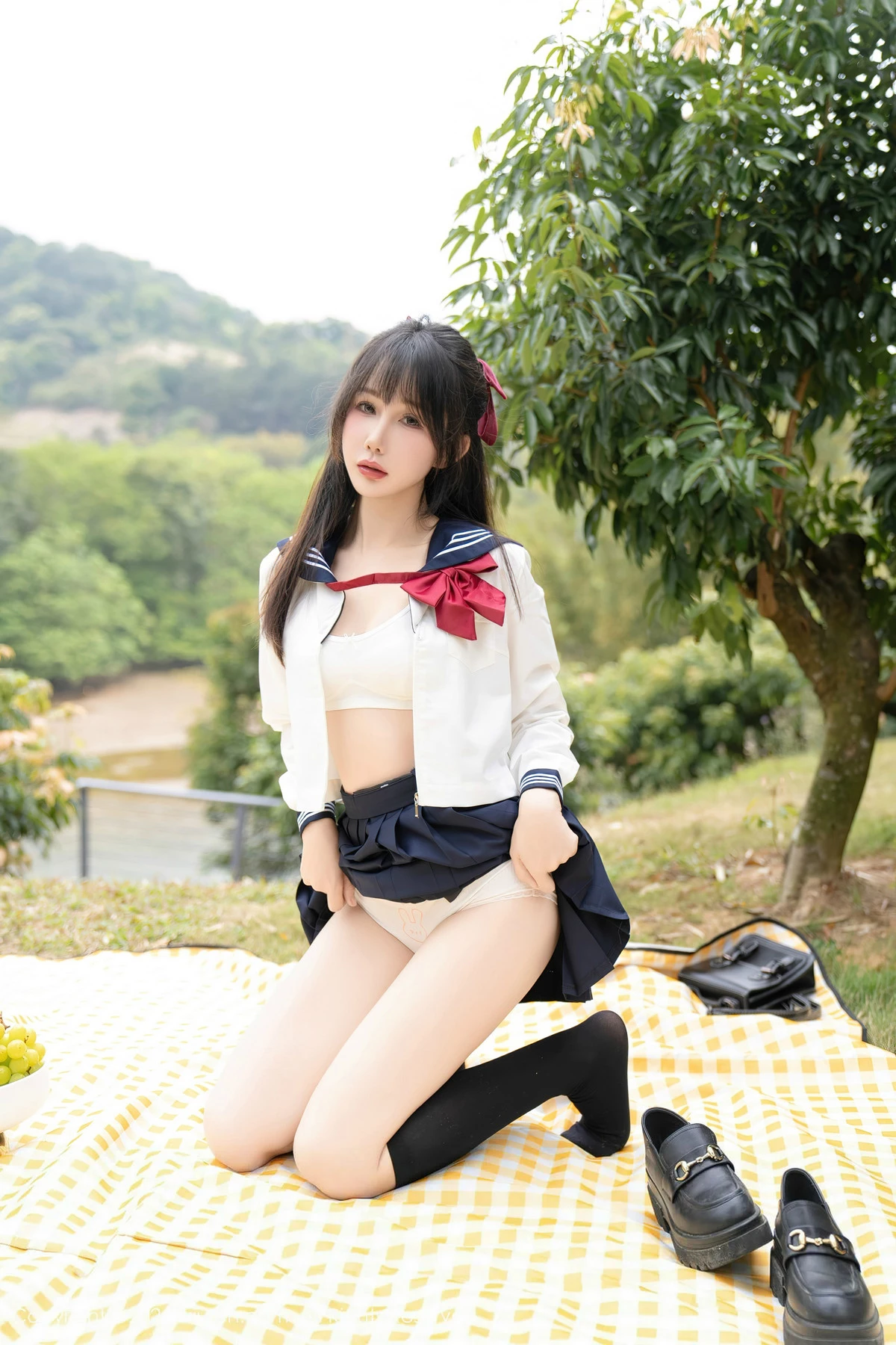 秀人集.com_[XiuRen秀人网]No.8365_模特波巧酱长白山旅拍性感学妹制服配黑丝袜秀曼妙身姿诱惑写真85P