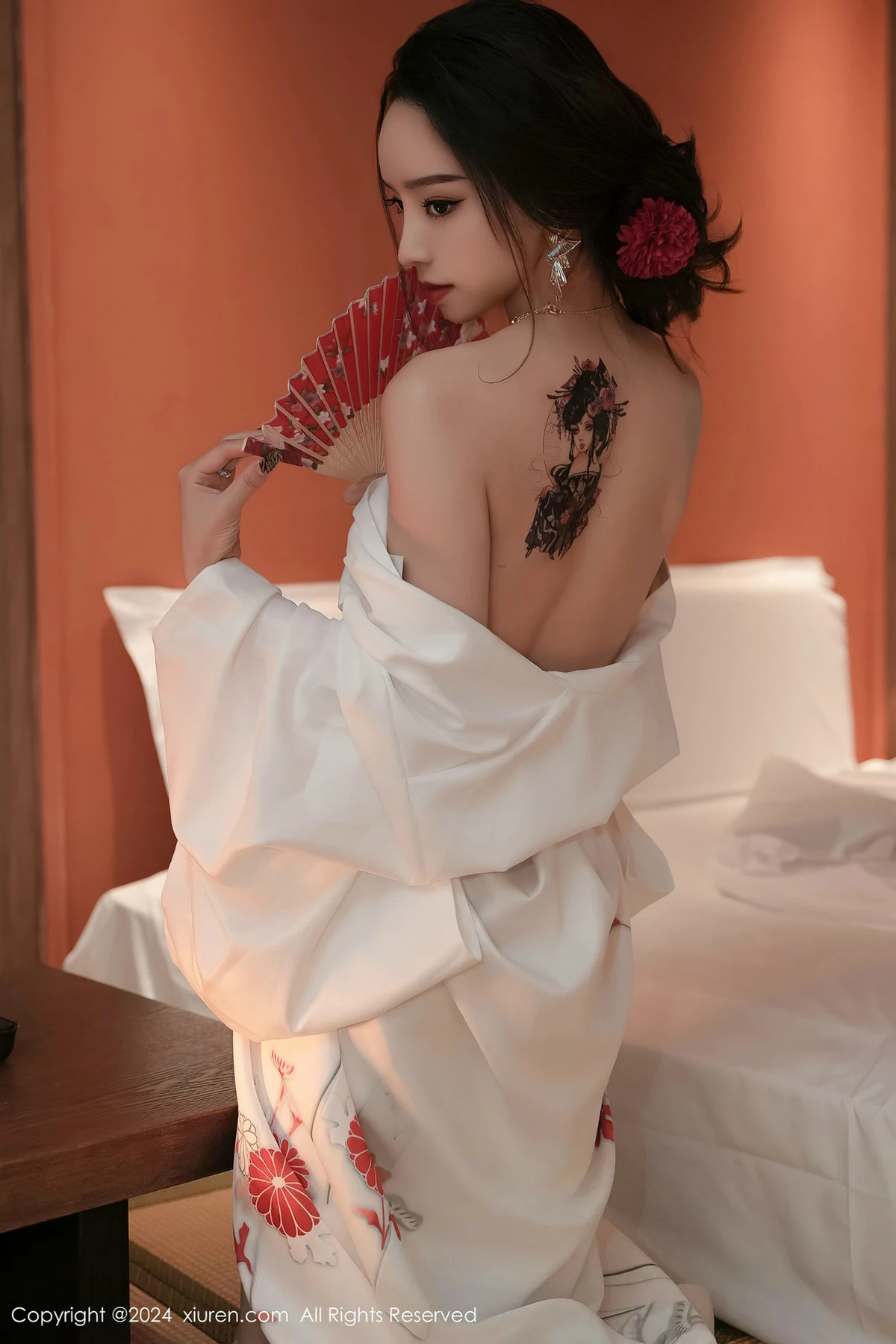秀人集.com_[XiuRen秀人网]No.8367_模特苏曼兮宾馆场景性感白色日系和服半撩秀翘臀美腿诱惑写真85P