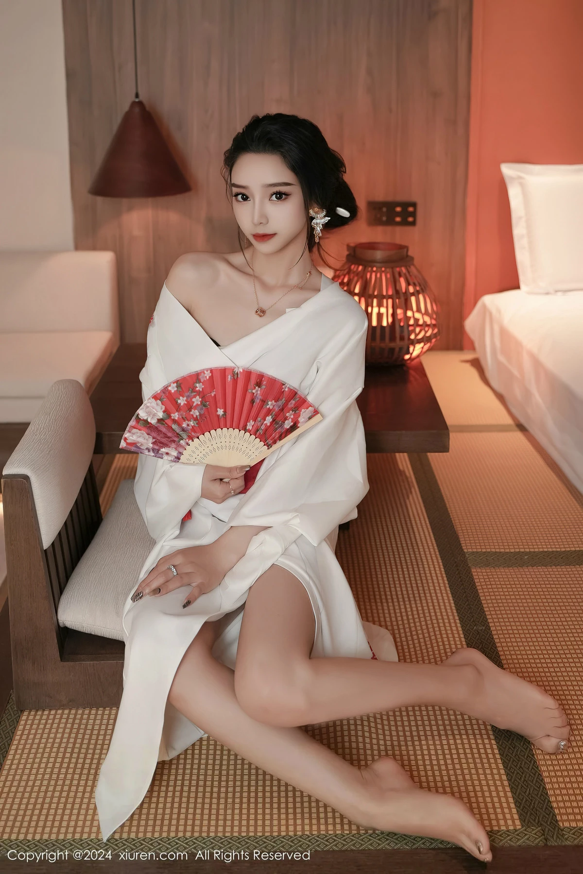 秀人集.com_[XiuRen秀人网]No.8367_模特苏曼兮宾馆场景性感白色日系和服半撩秀翘臀美腿诱惑写真85P