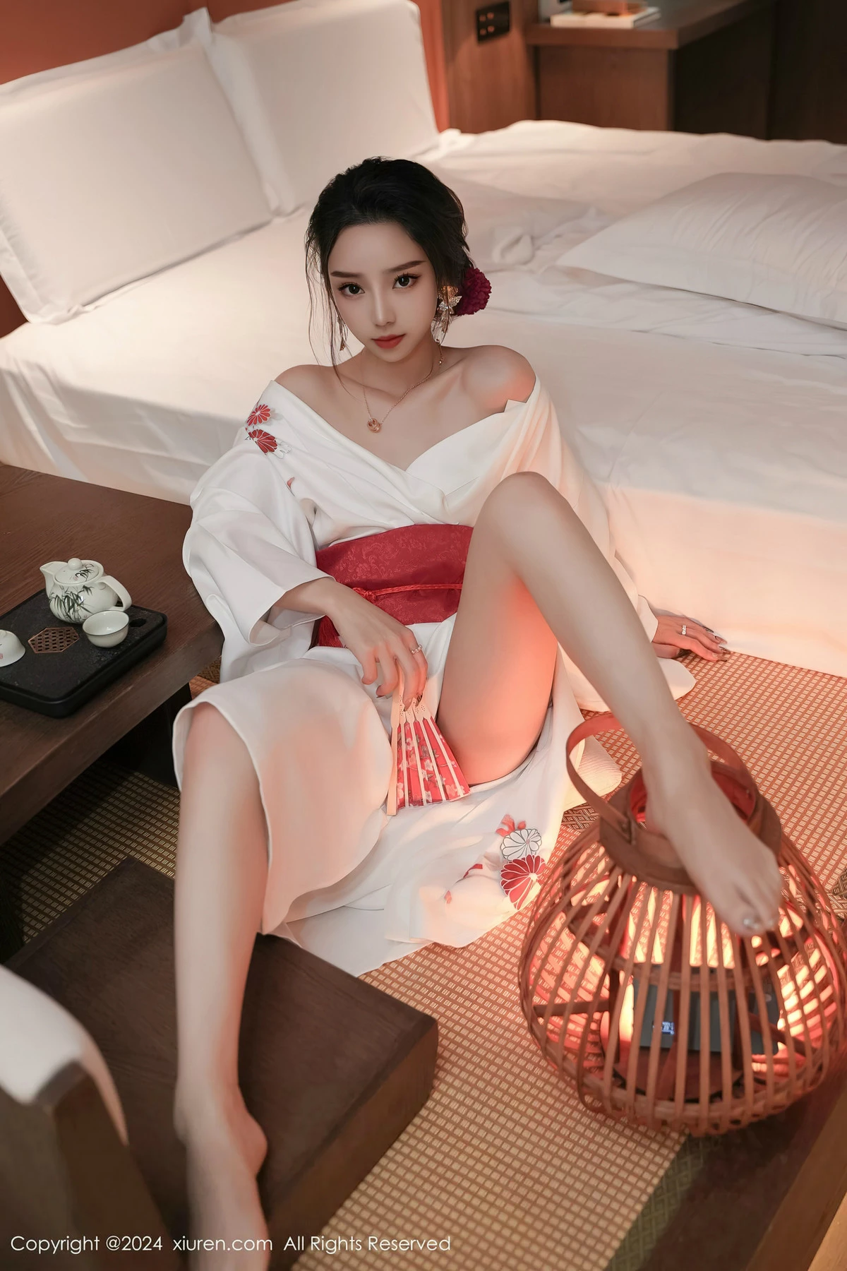 秀人集.com_[XiuRen秀人网]No.8367_模特苏曼兮宾馆场景性感白色日系和服半撩秀翘臀美腿诱惑写真85P