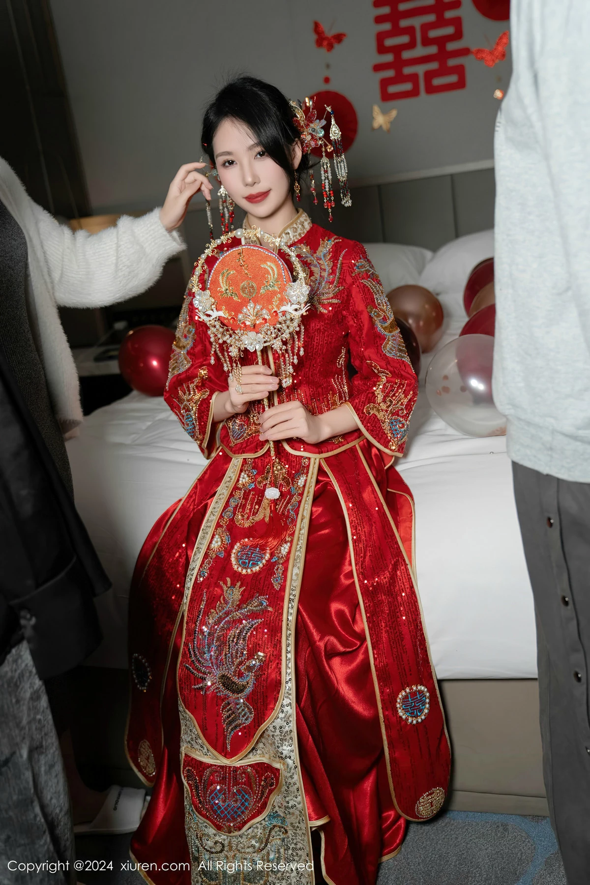 秀人集.com_[XiuRen秀人网]No.8376_模特利世性感红色新娘妆露红色内衣配超薄闪亮肉丝完美诱惑写真95P