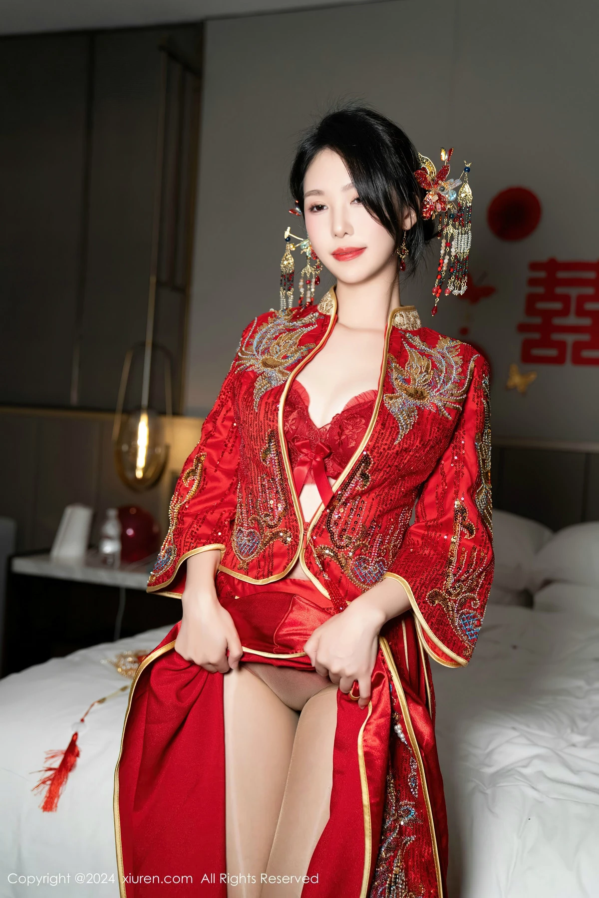 秀人集.com_[XiuRen秀人网]No.8376_模特利世性感红色新娘妆露红色内衣配超薄闪亮肉丝完美诱惑写真95P