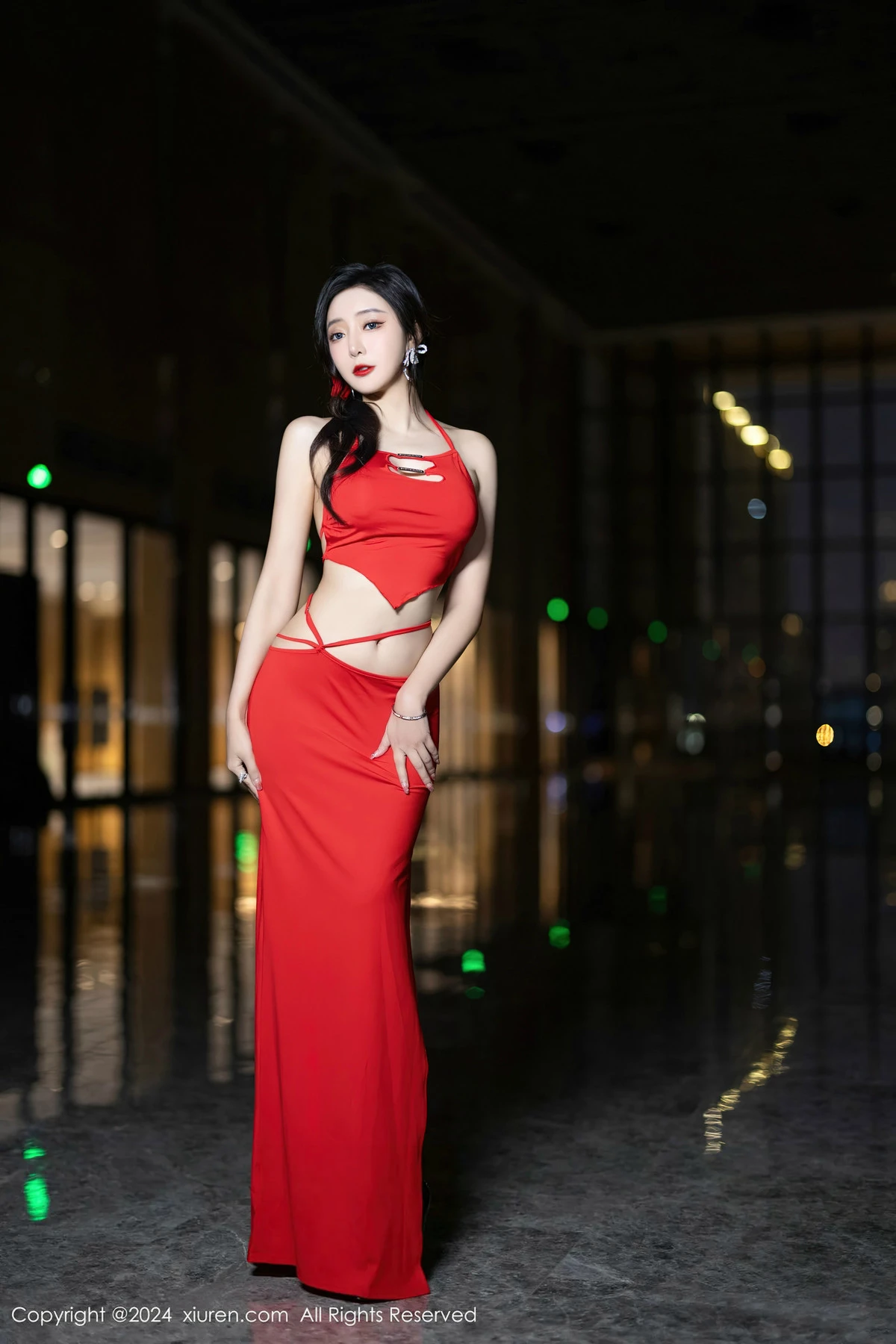 秀人集.com_[XiuRen秀人网]No.8378_女神王馨瑶yanni红色连衣裙+杏色轻透连衣裙秀完美身材诱惑写真80P