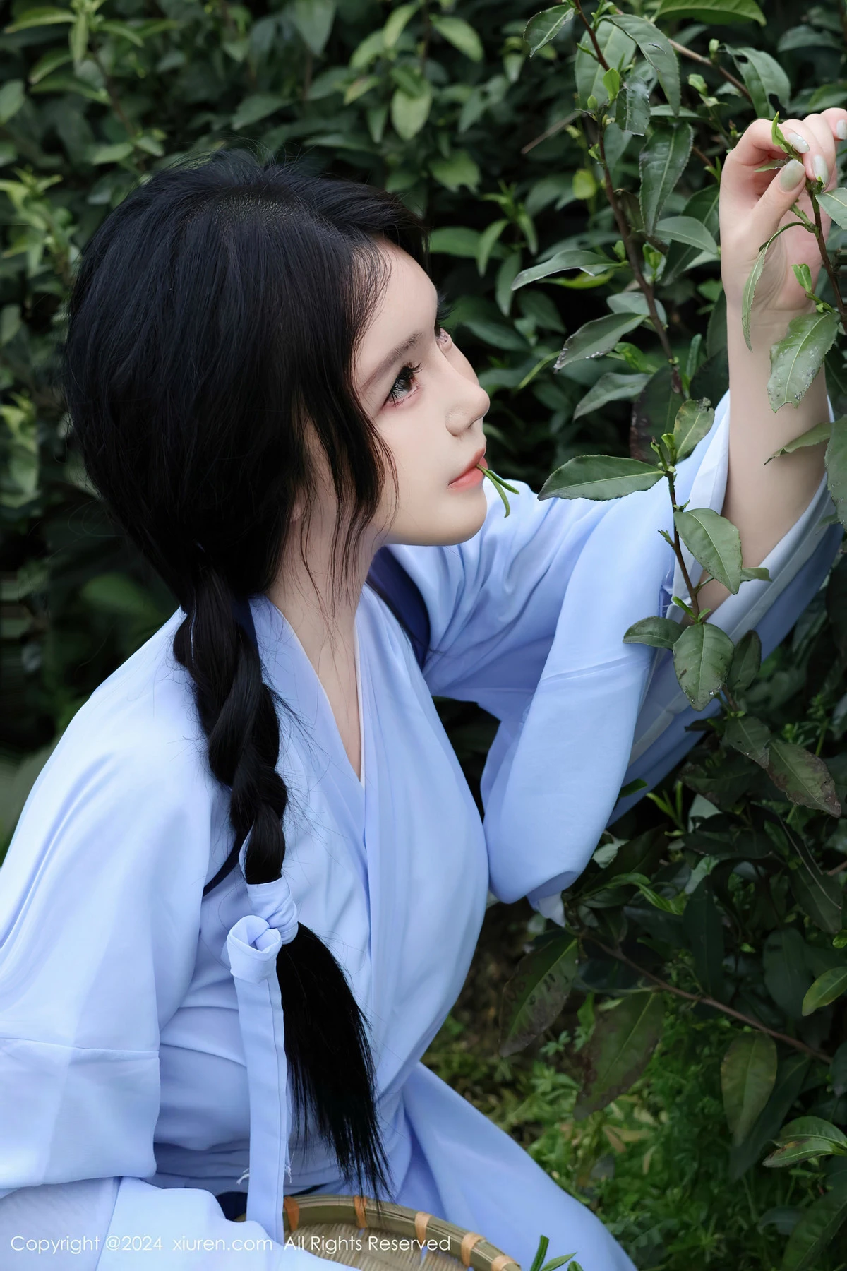 秀人集.com_[XiuRen秀人网]No.8386_模特小薯条nienie户外剧情性感蓝色连衣裙半脱秀惹火身材诱惑写真85P