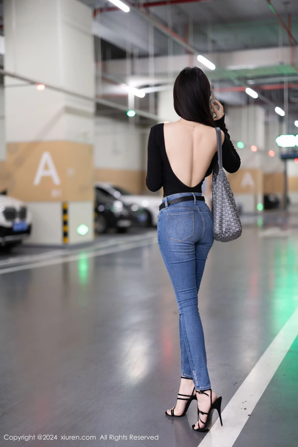 秀人集.com_[XiuRen秀人网]No.8385_模特徐莉芝Booty黑色露背上衣+皮质连衣裙秀曼妙身姿诱惑写真92P