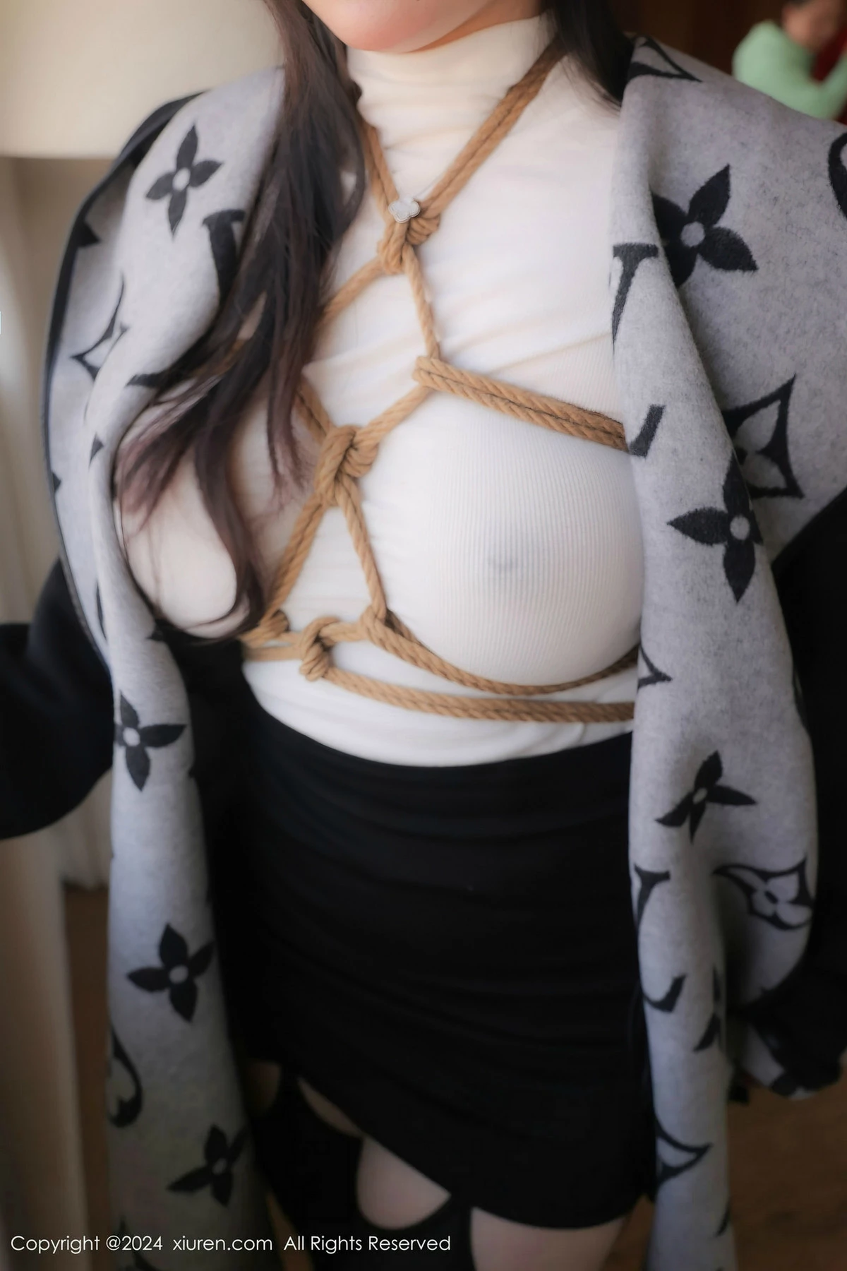 秀人集.com_[XiuRen秀人网]No.8390_模特白茹雪私房捆绑艺白色轻透衣配黑丝吊袜秀丰腴身材诱惑写真90P
