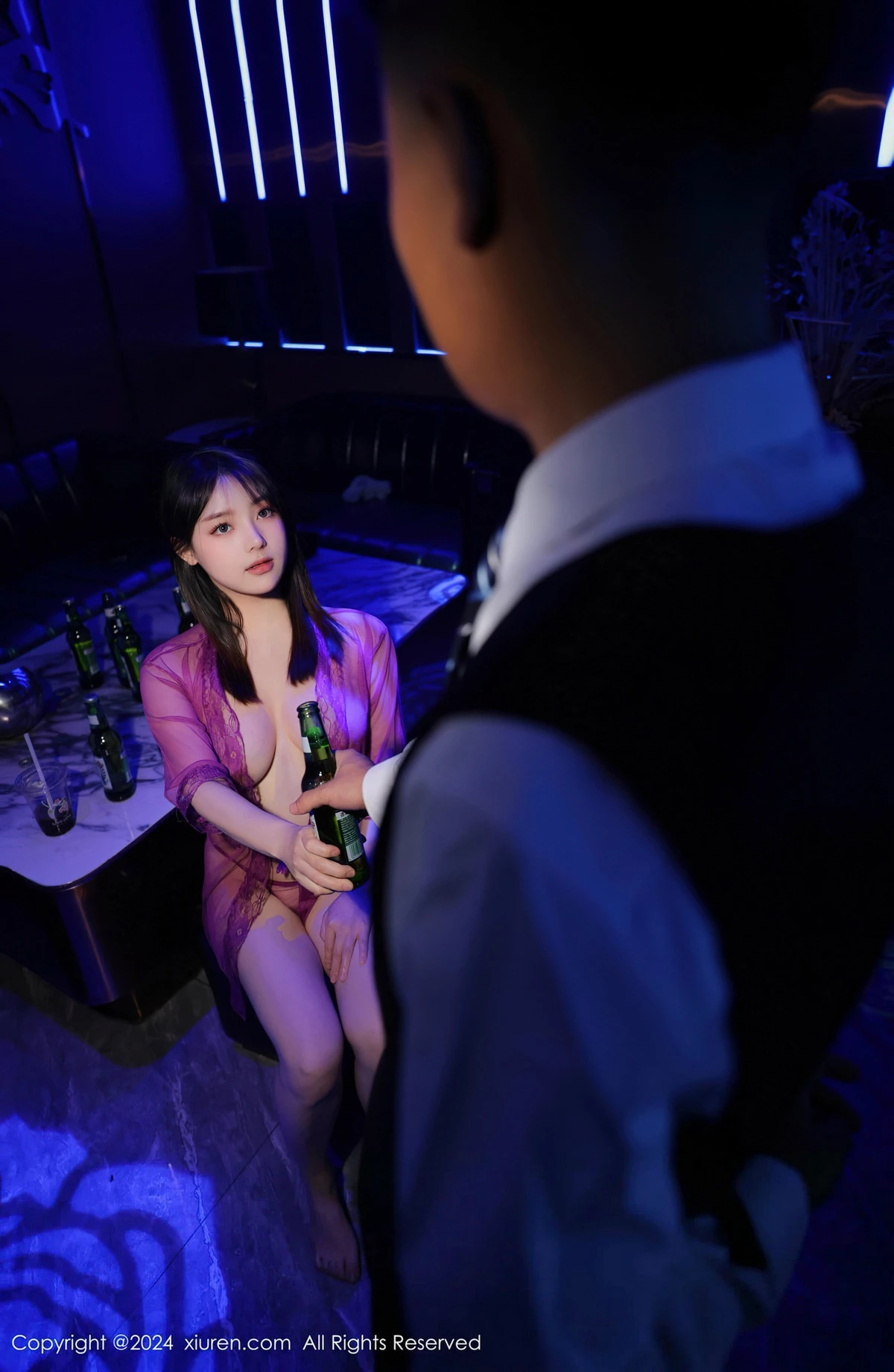 秀人集.com_[XiuRen秀人网]No.8402_模特豆瓣酱KTV场景红色情趣薄纱露性感内衣秀惹火身材诱惑写真73P