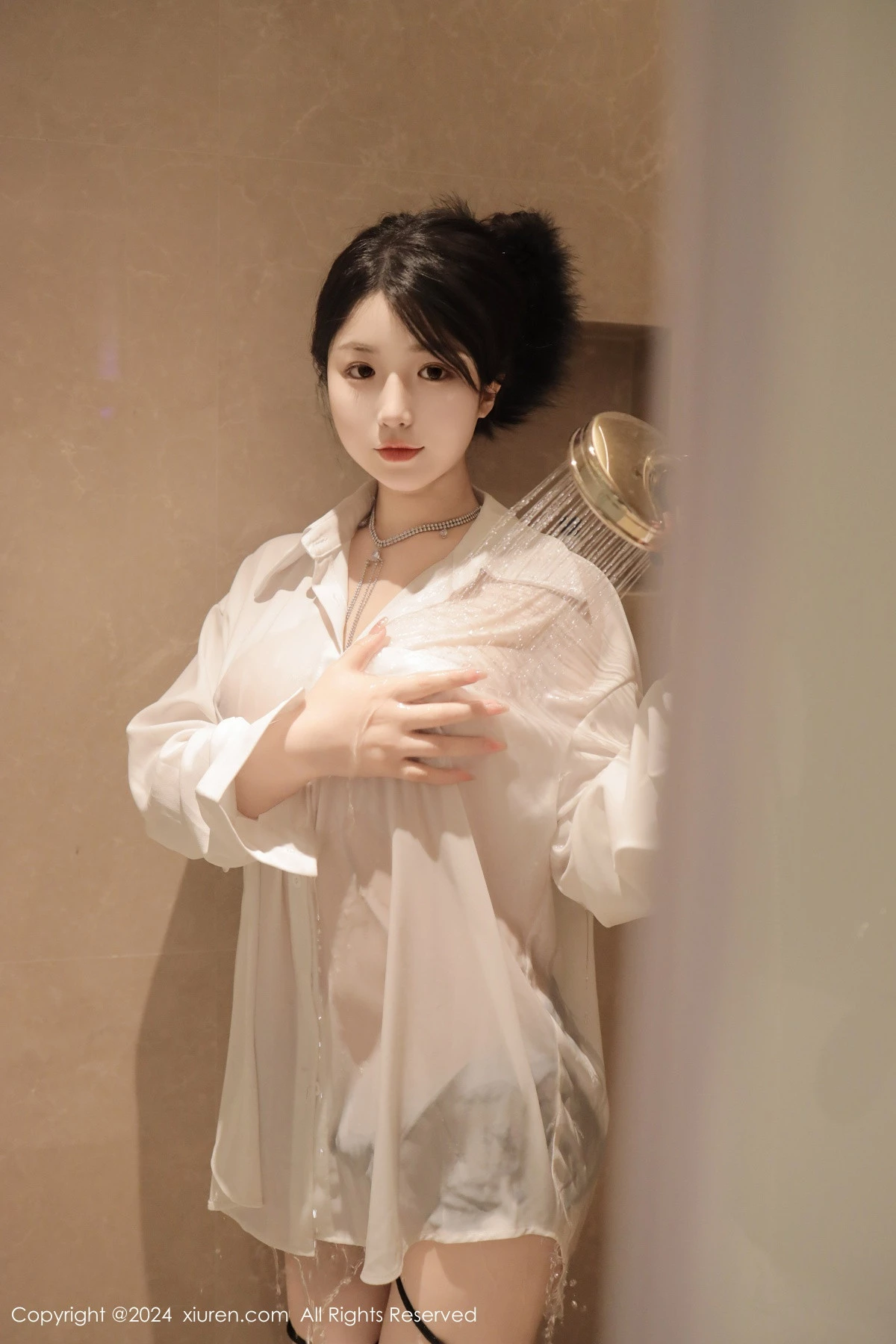 秀人集.com_[XiuRen秀人网]No.8400_模特陈小花浴室性感白色轻透上衣配牛仔短裤秀曼妙身姿诱惑写真77P