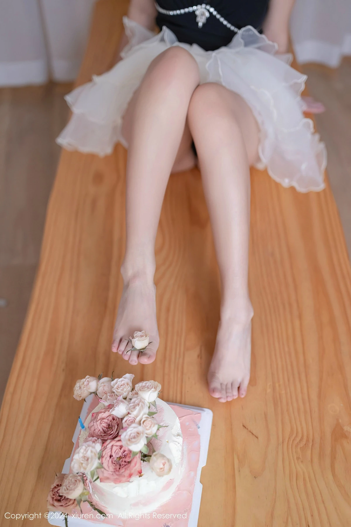 秀人集.com_[XiuRen秀人网]No.8398_模特杏子Yada生日场景性感黑色情趣内衣秀曼妙身姿撩人诱惑写真80P